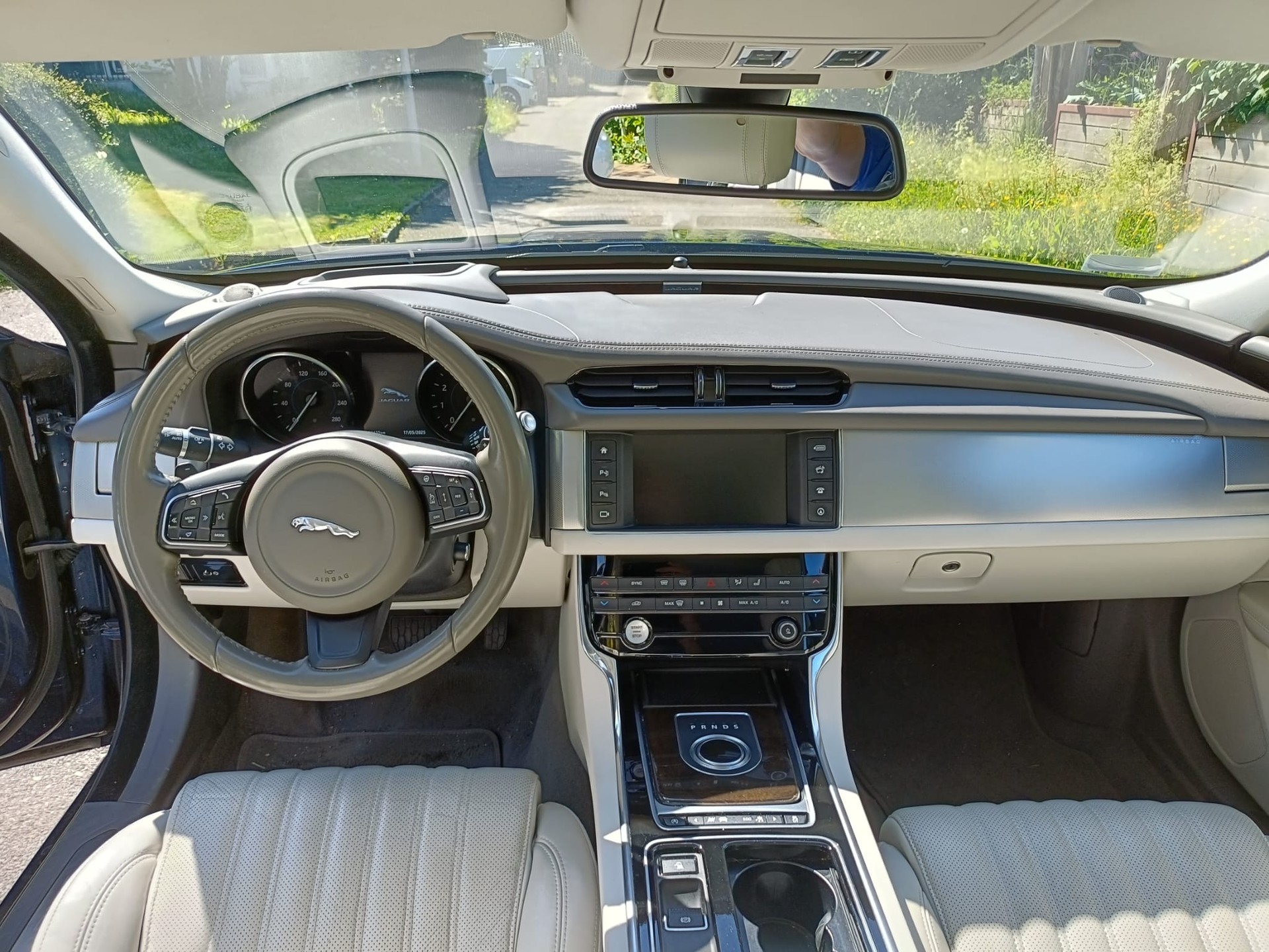 JAGUAR XF 35t Prestige Automatic Neues Modell-image-5