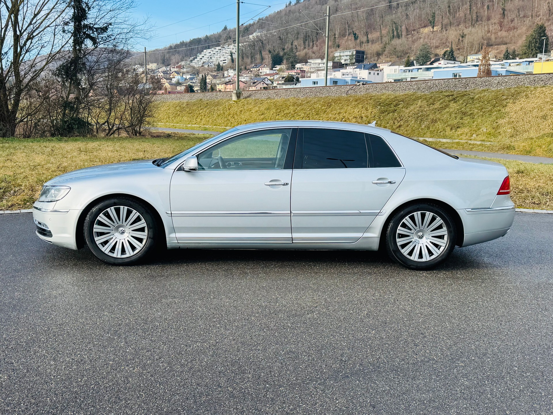 VW Phaeton 3.0 TDi V6 4Motion Tiptronic-image-5