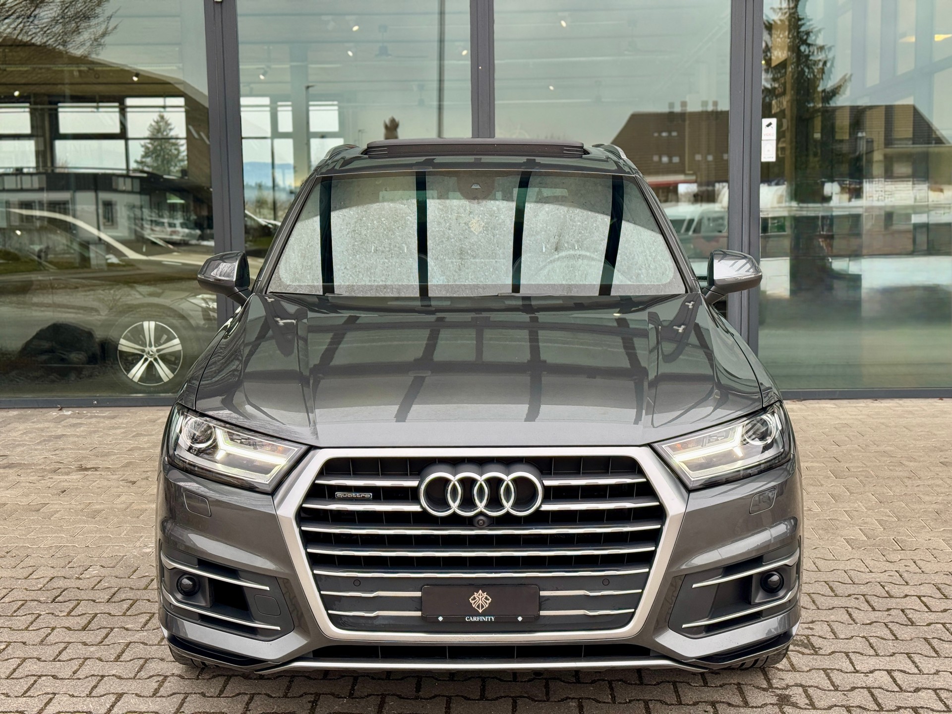 AUDI Q7 3.0 TDI ultra quattro tiptronic S-Line / 7-Sitze / CH-Fahrzeug-showroom-element-1