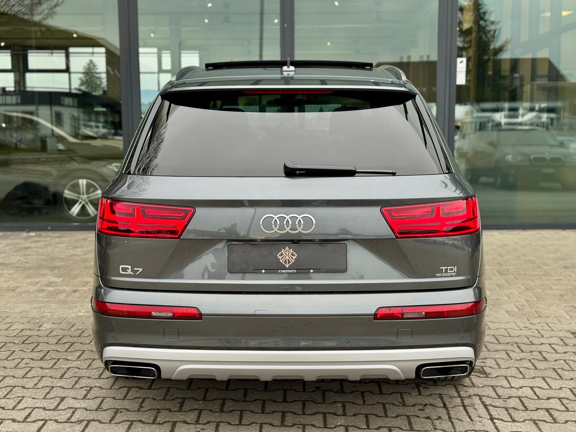 AUDI Q7 3.0 TDI ultra quattro tiptronic S-Line / 7-Sitze / CH-Fahrzeug-image-4