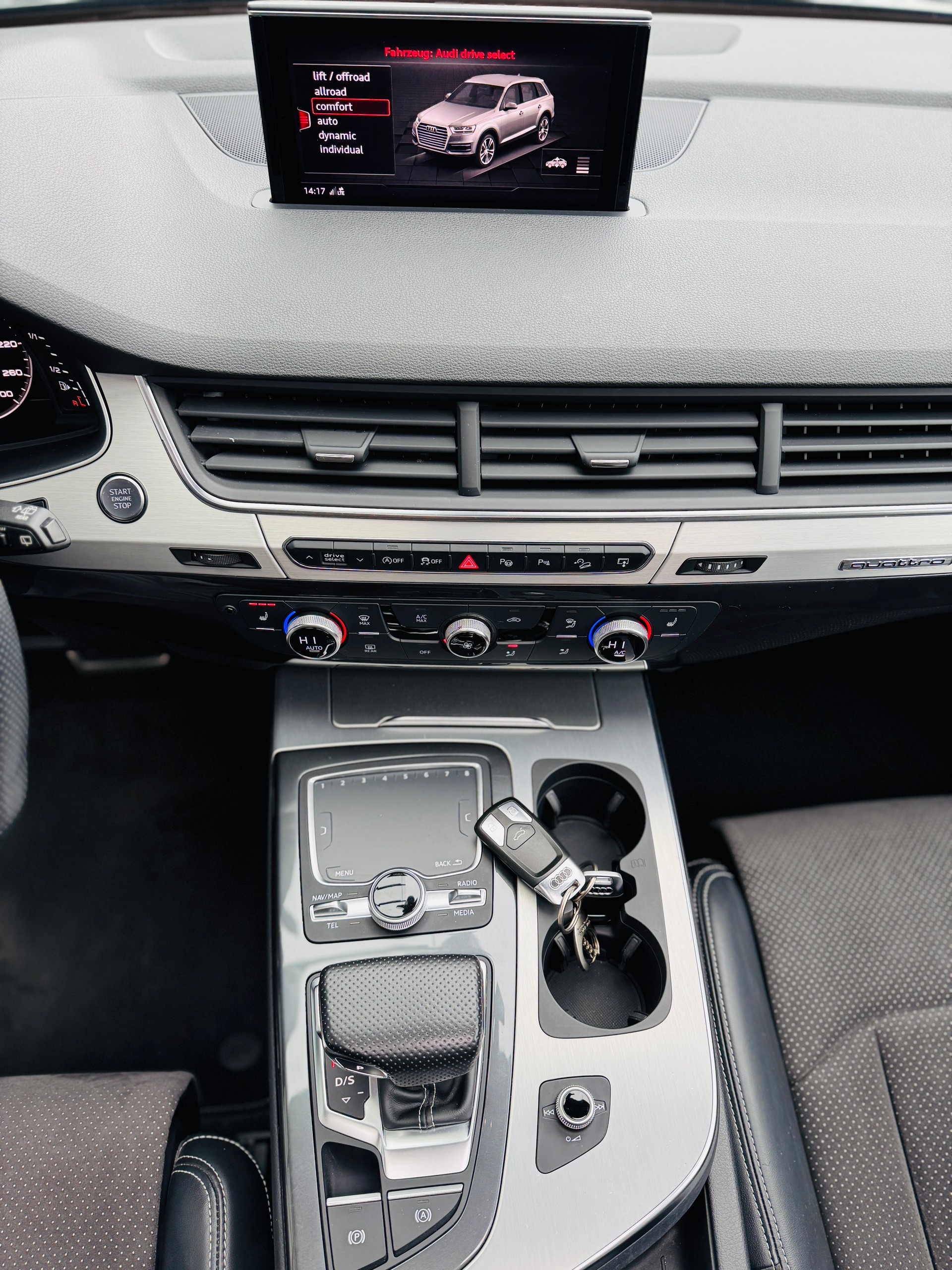 AUDI Q7 3.0 TDI ultra quattro tiptronic S-Line / 7-Sitze / CH-Fahrzeug-image-13
