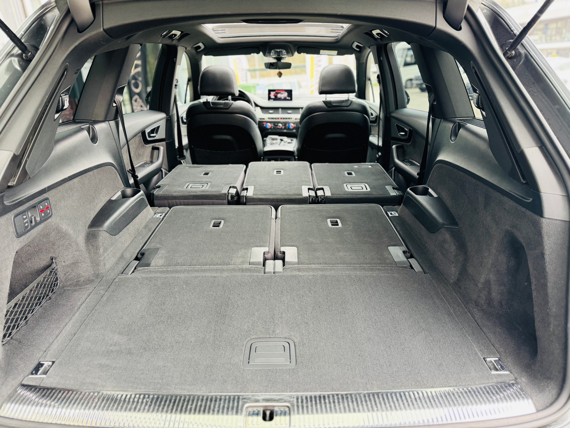 AUDI Q7 3.0 TDI ultra quattro tiptronic S-Line / 7-Sitze / CH-Fahrzeug-image-9