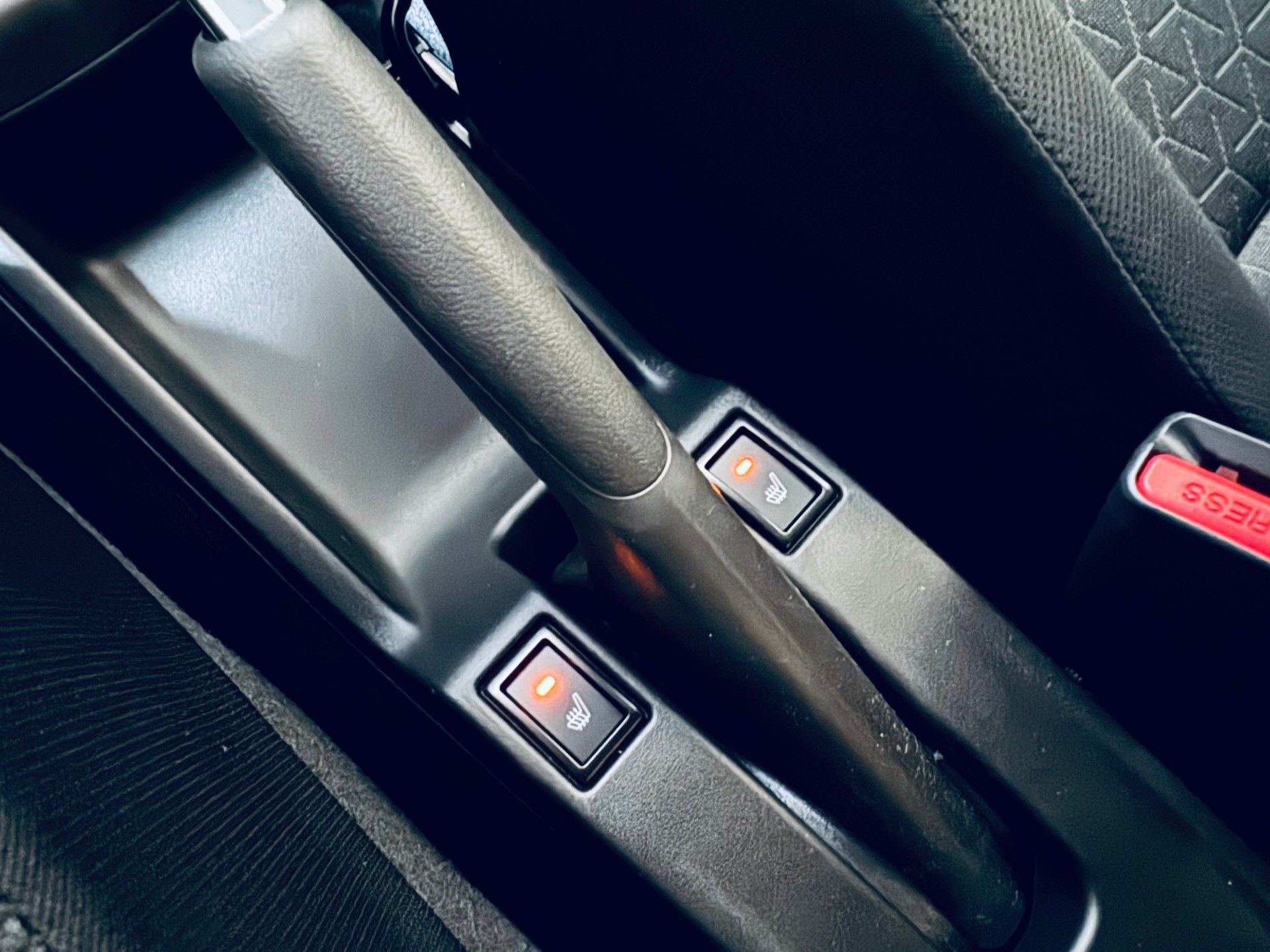 SUZUKI Swift 1.2 Compact Top Hybrid 4x4-image-17