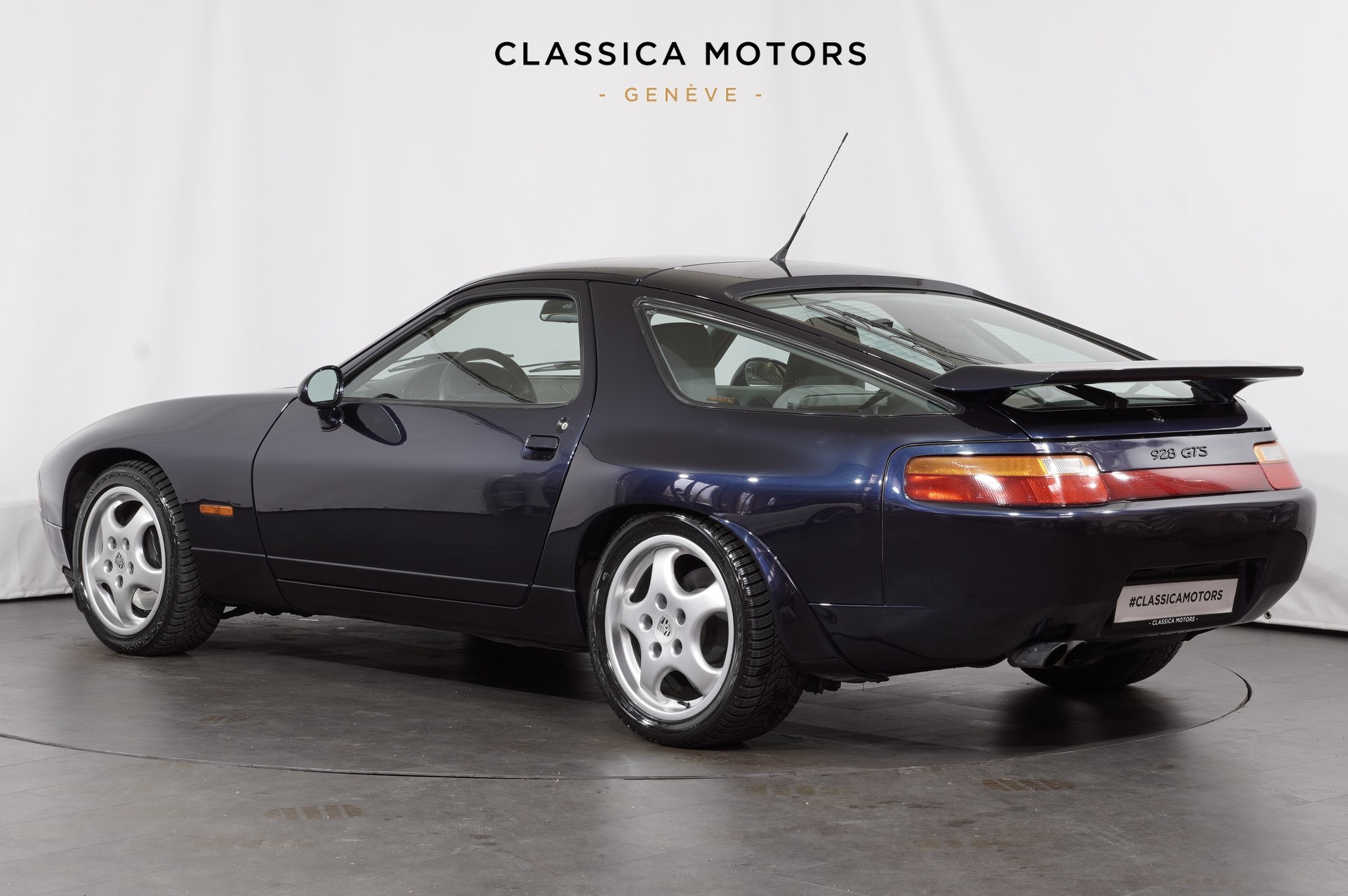 PORSCHE 928 GTS-image-5