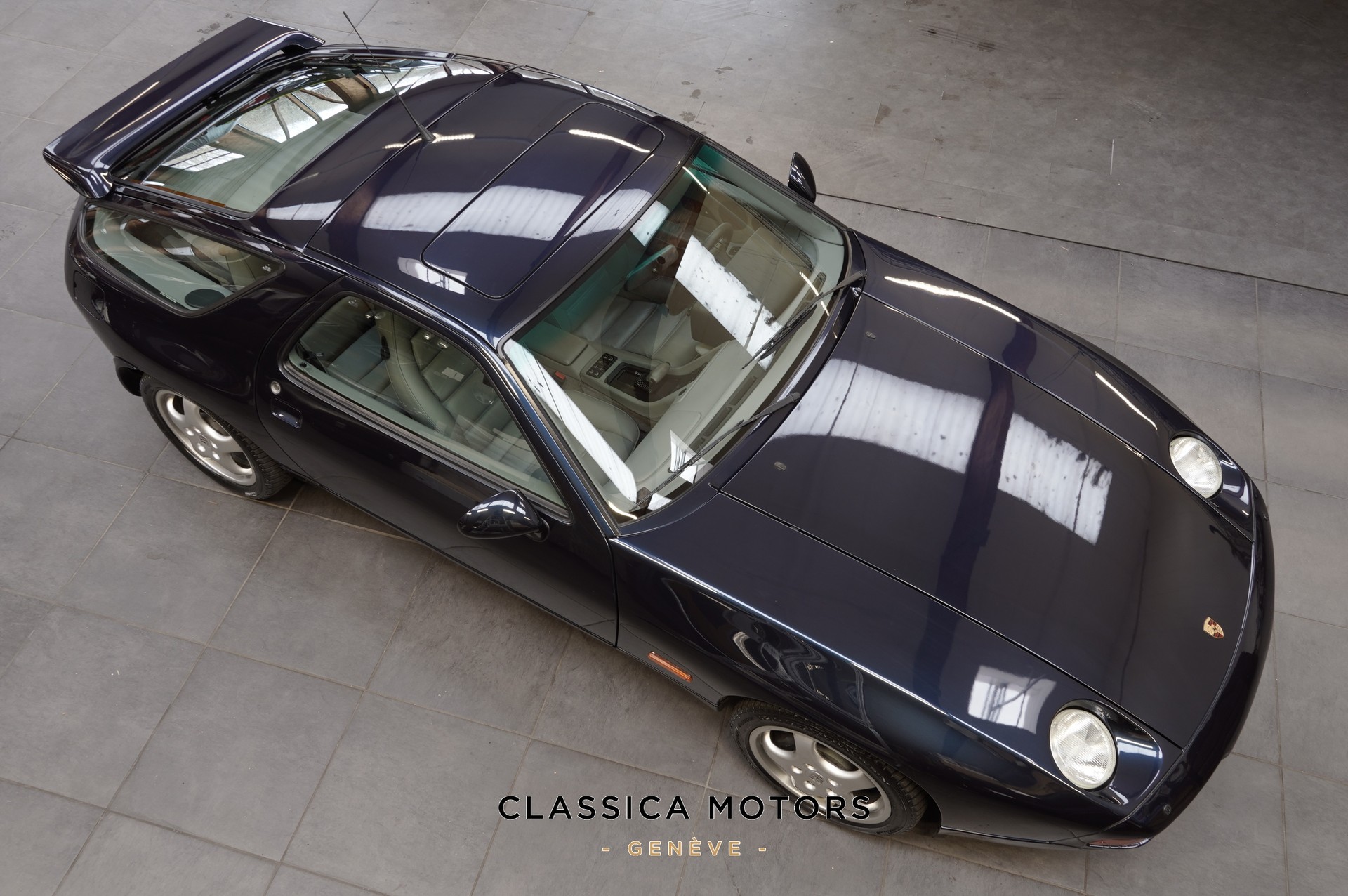 PORSCHE 928 GTS-image-14