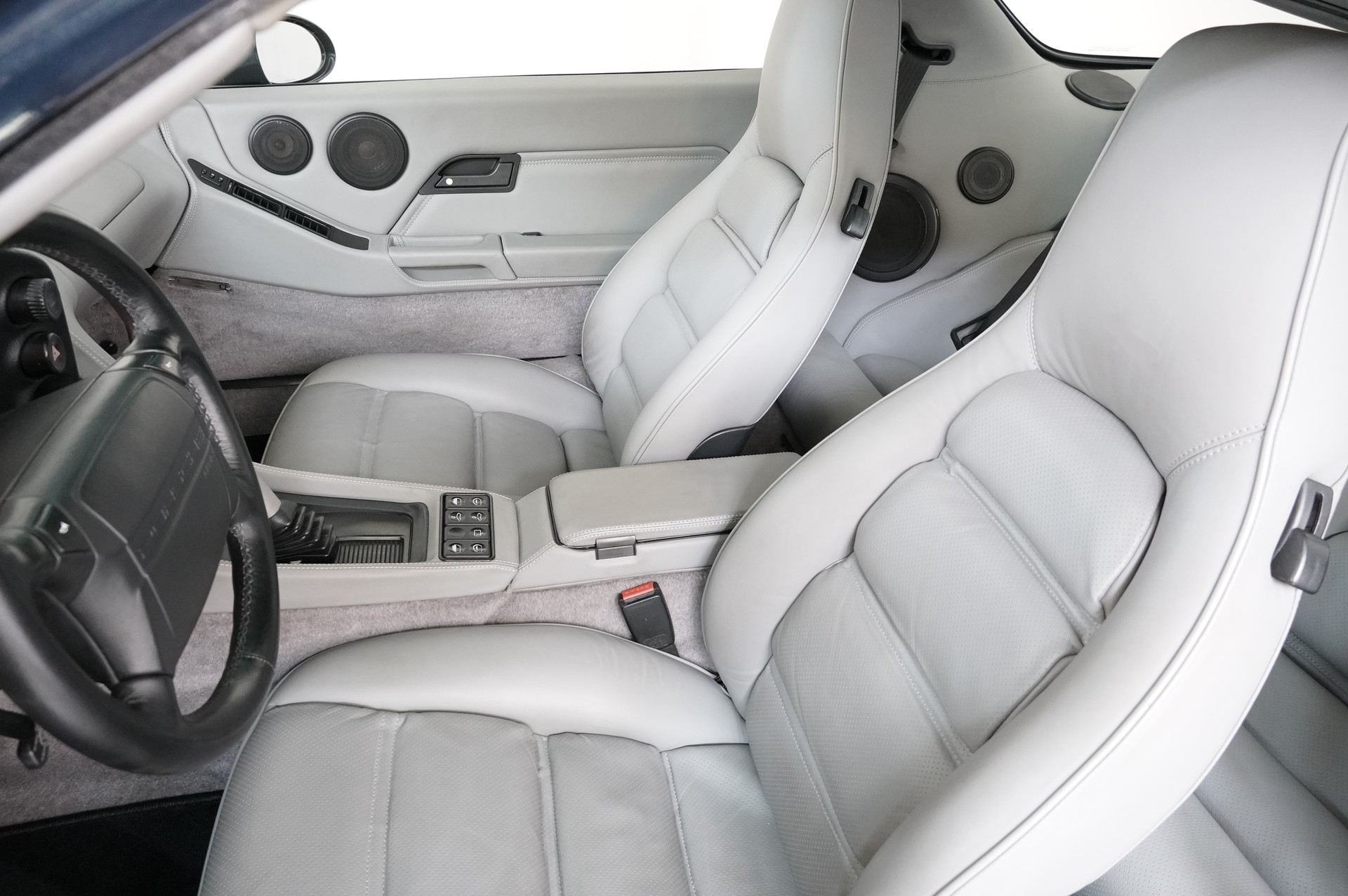 PORSCHE 928 GTS-image-11