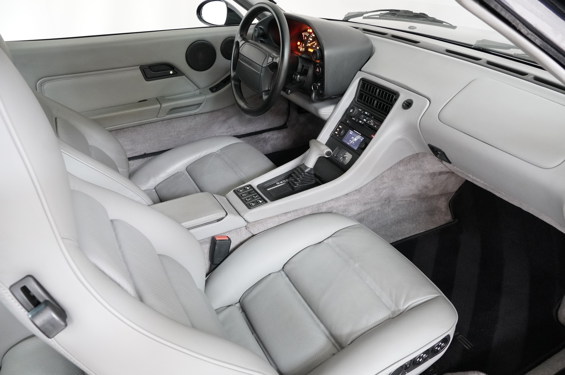 PORSCHE 928 GTS-image-10
