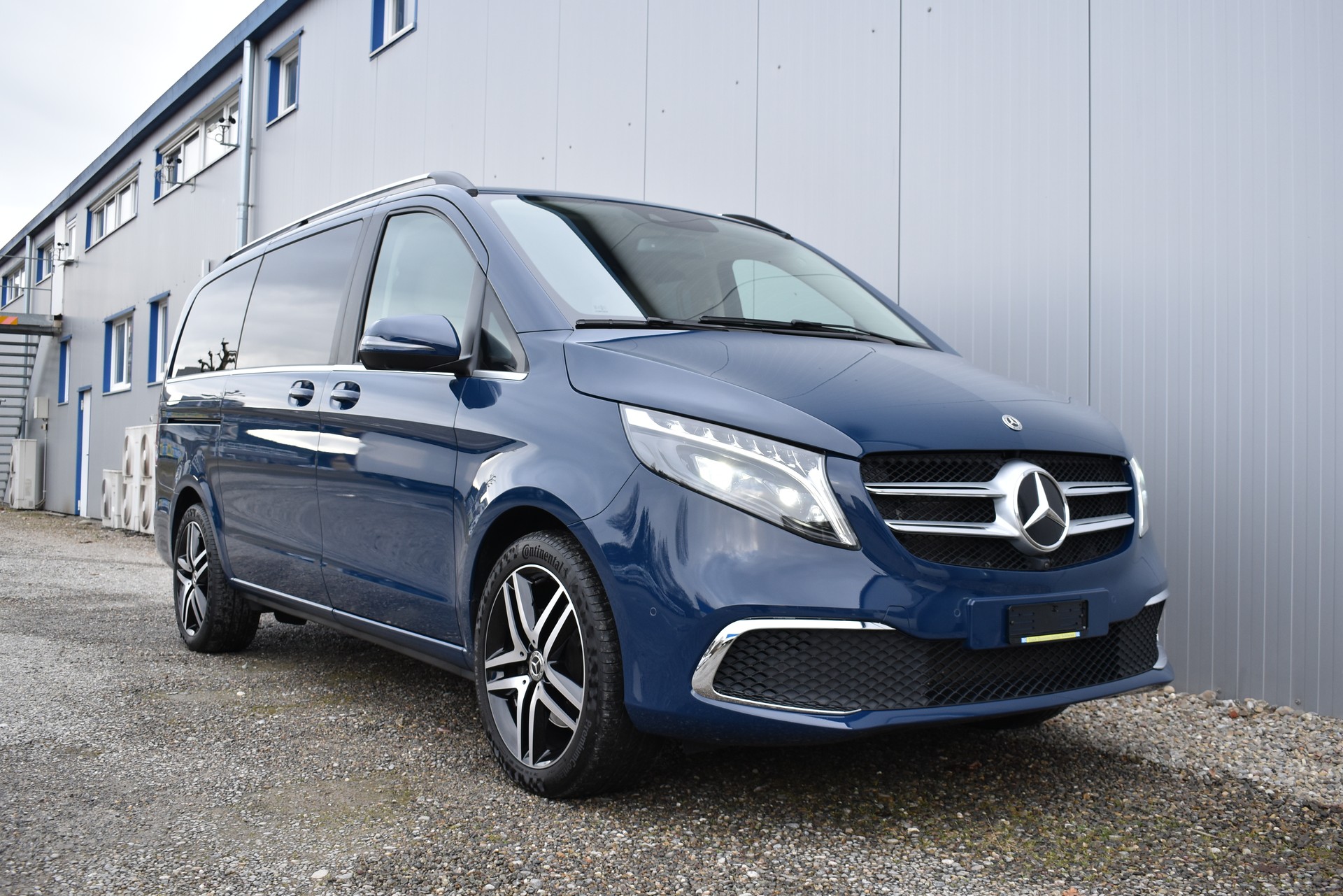 MERCEDES-BENZ V 300 d lang Avantgarde 4Matic Luftfahrwerk-image-1