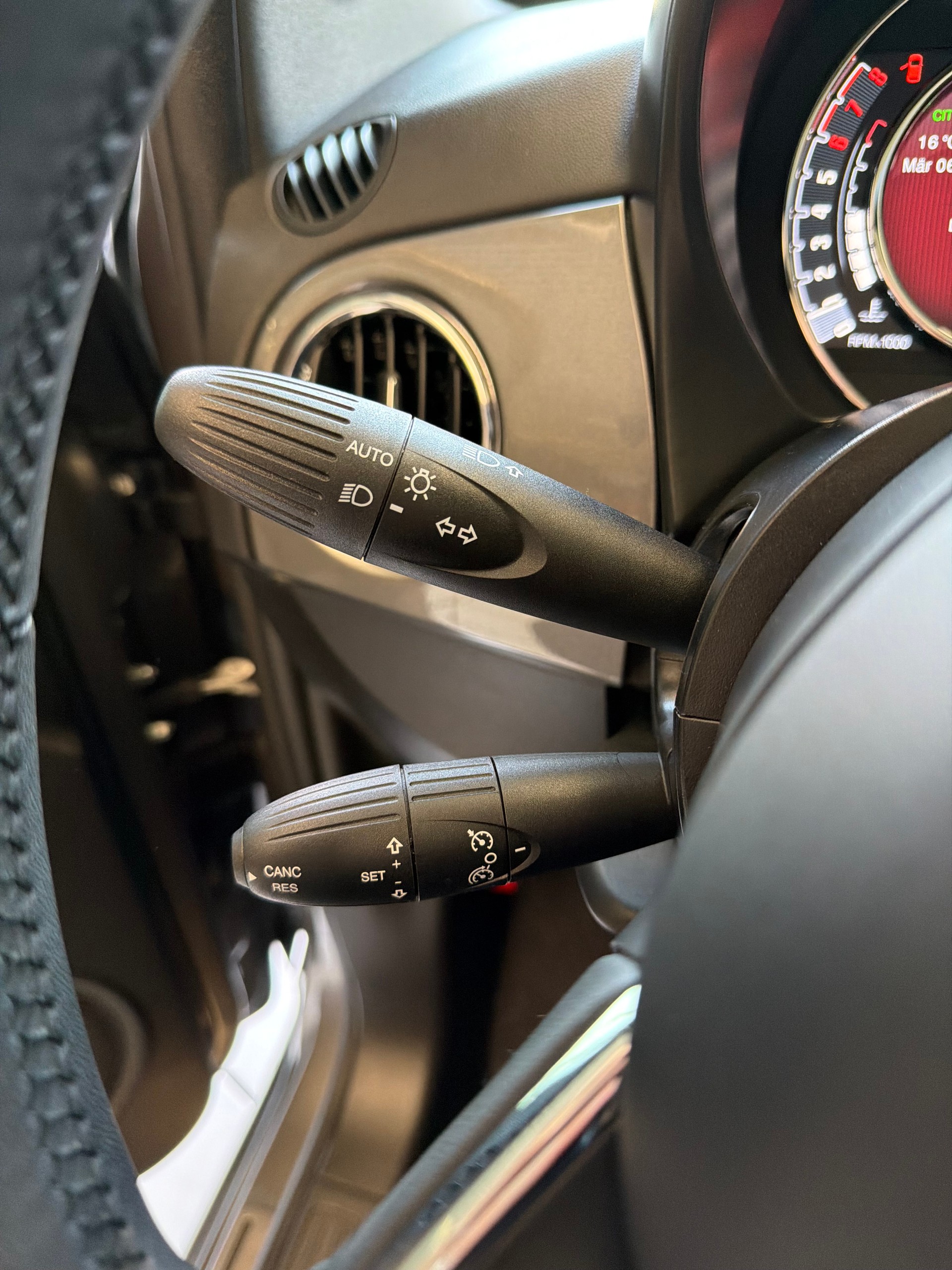 FIAT 500 1.0 N3 MildHybrid Swiss Edition-image-12