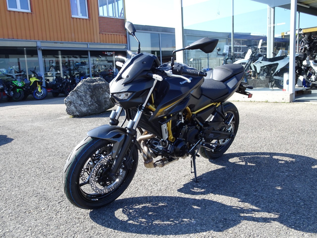 KAWASAKI Z 650 S (35kW)-image-4