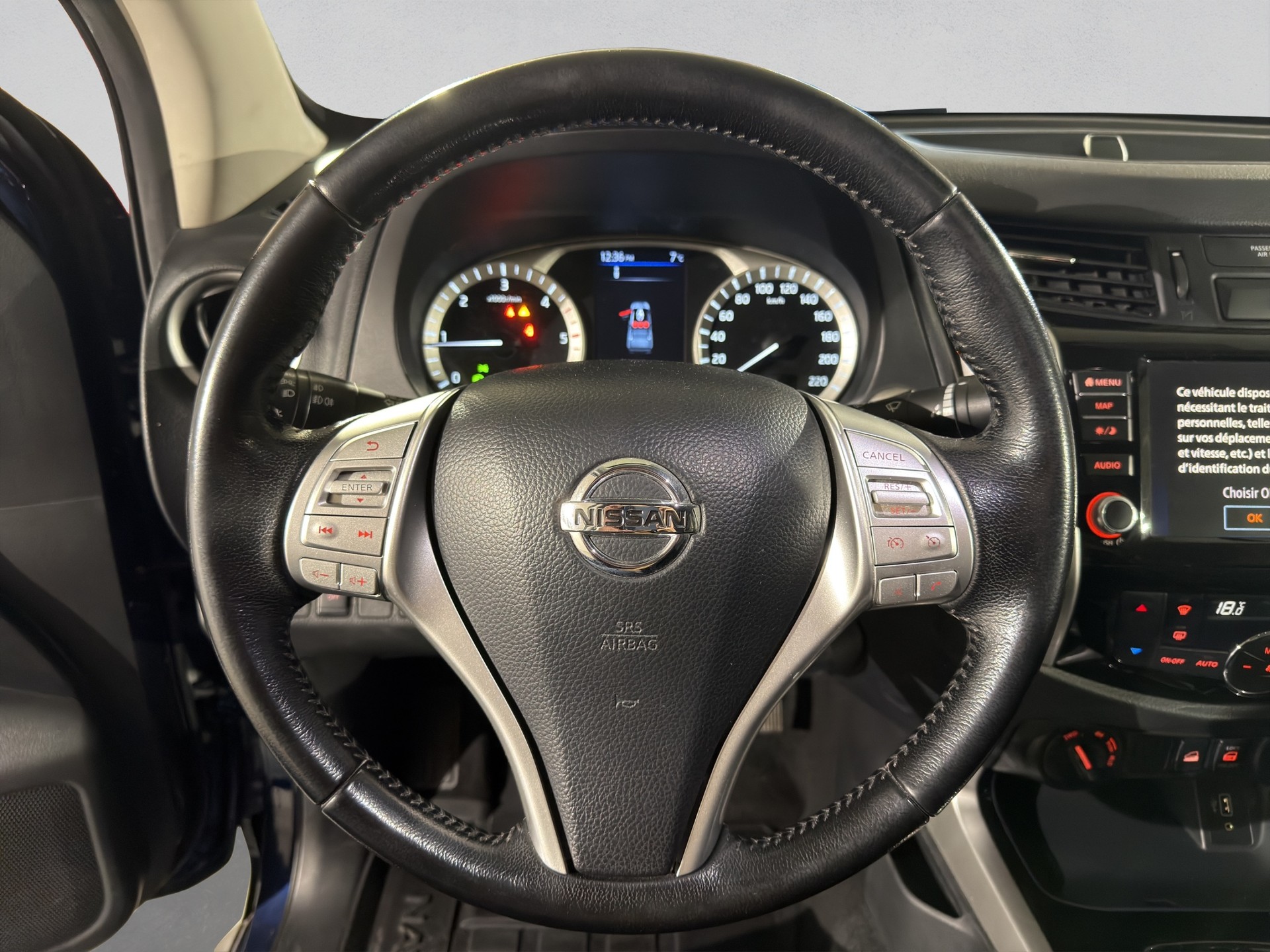 NISSAN Navara Double Cab N-Connecta 2.3 dCi 4WD-image-9