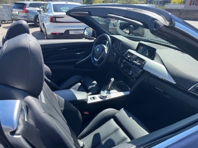 BMW 430i xDrive Cabrio-image-14