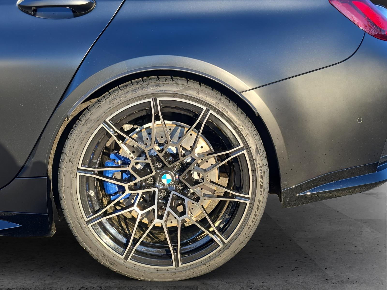 BMW M3 Competition xDrive Touring-image-4