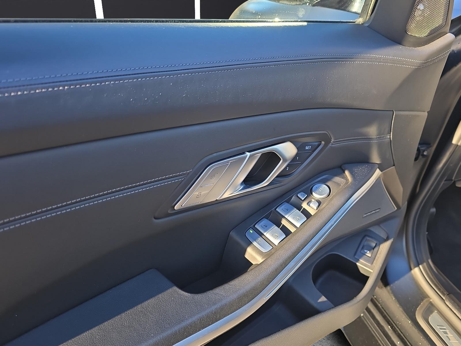 BMW M3 Competition xDrive Touring-image-10