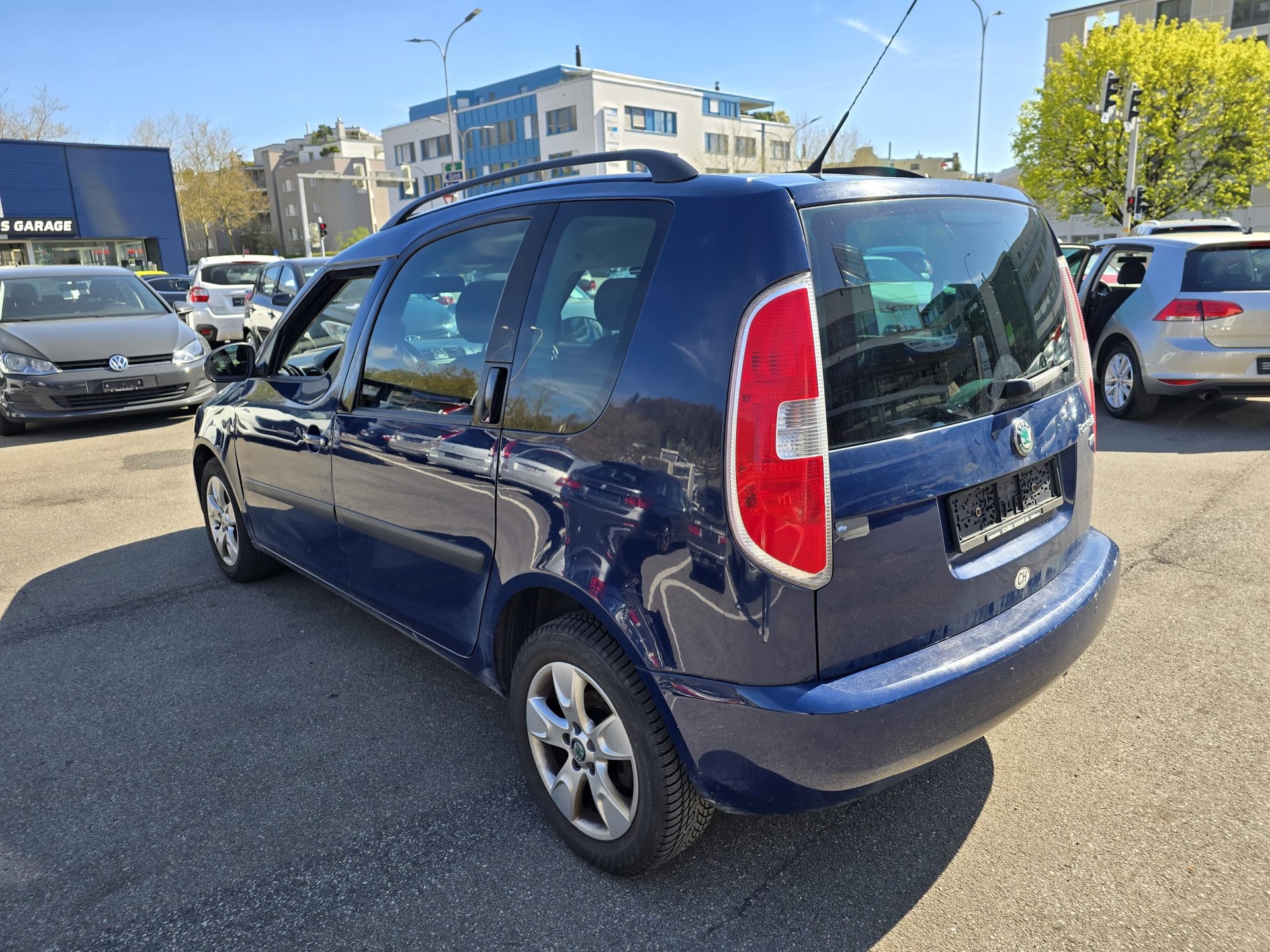 SKODA Roomster 1.2 TSI Family-image-4