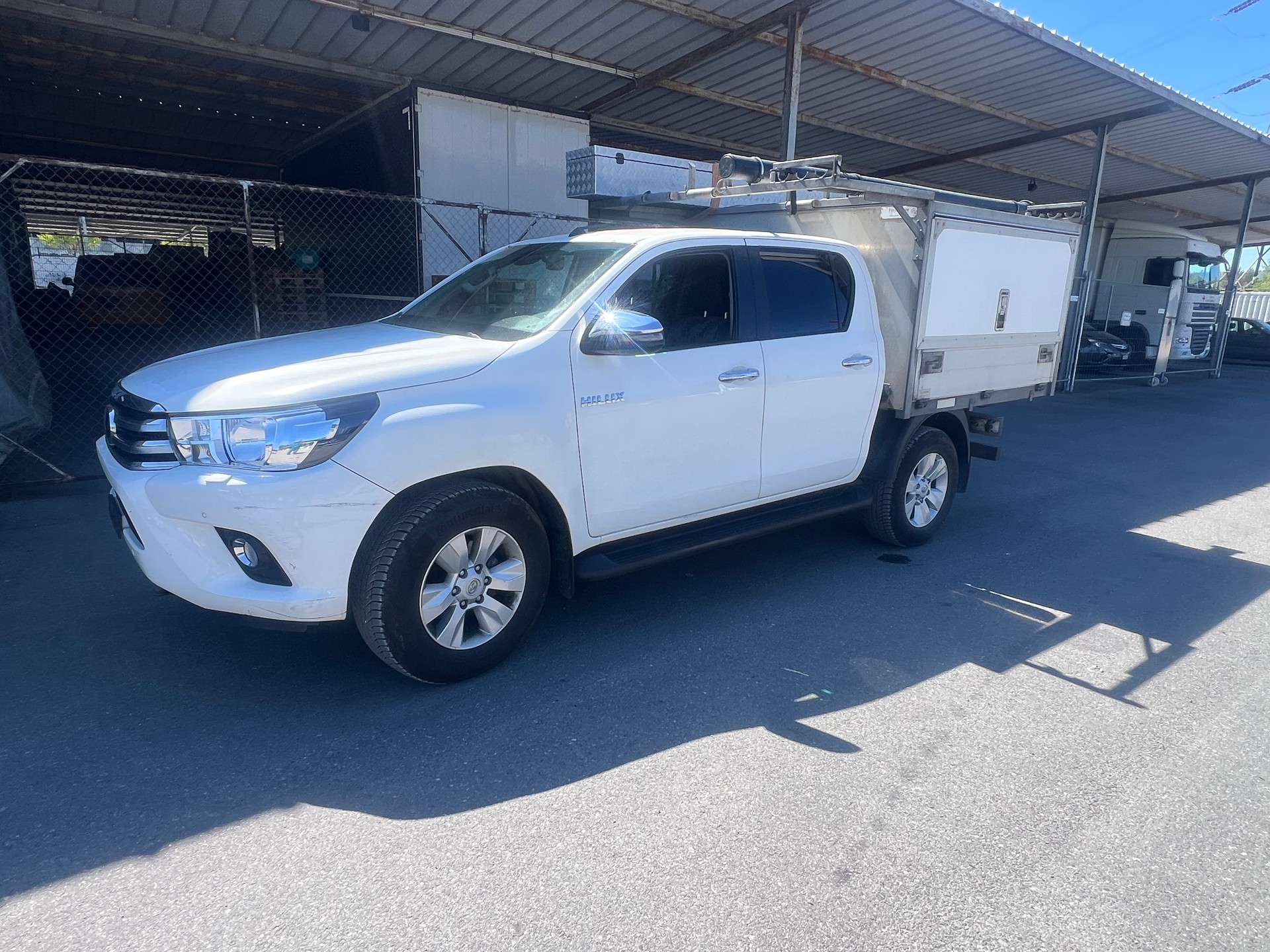 TOYOTA Hilux 2.4-4D 50 Years Edition Double Cab 4x4 A-image-3