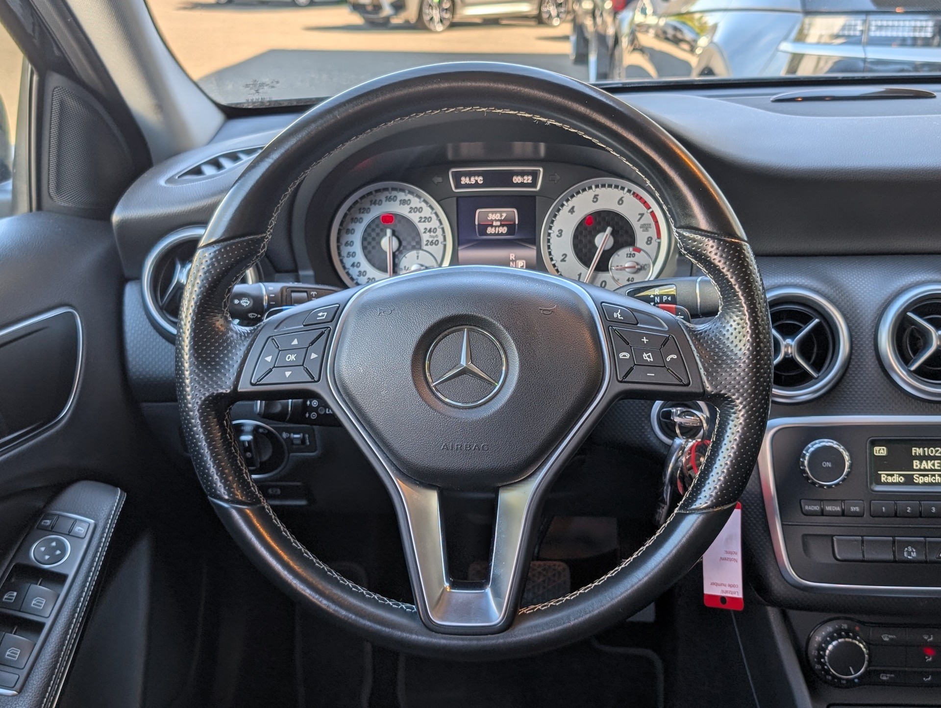 MERCEDES-BENZ A 200 Urban 7G-DCT-image-13