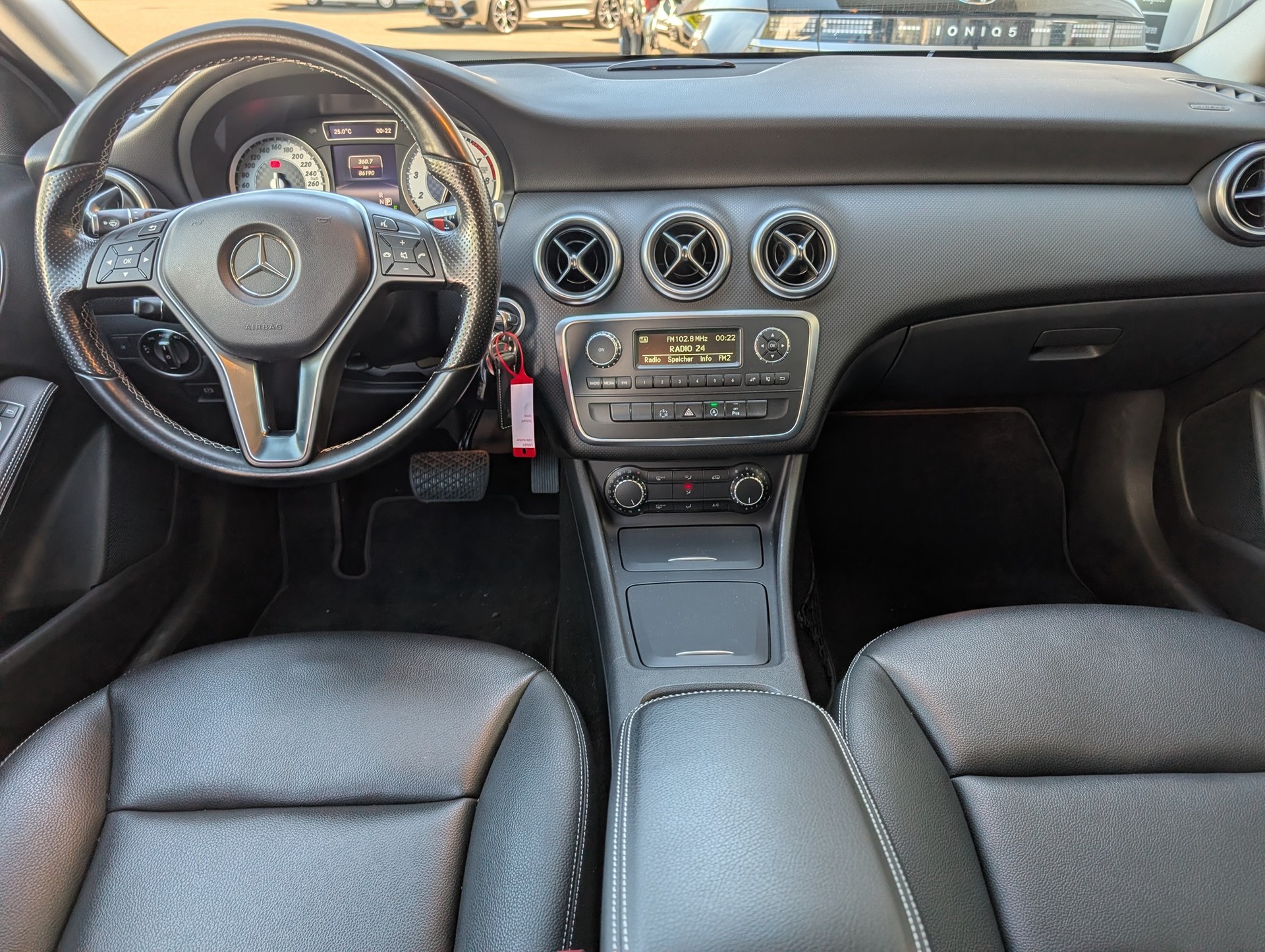 MERCEDES-BENZ A 200 Urban 7G-DCT-image-12