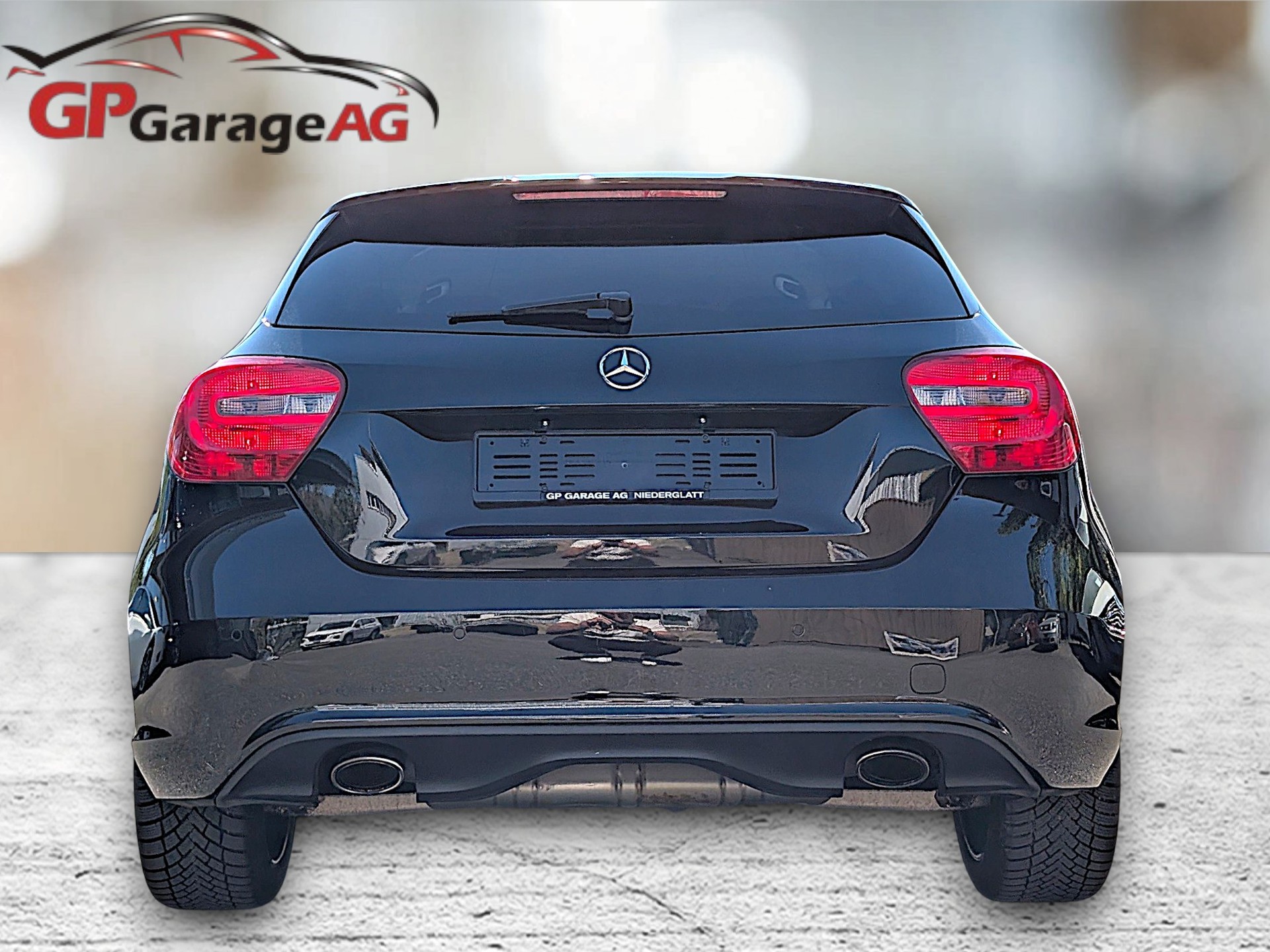 MERCEDES-BENZ A 200 Urban 7G-DCT-showroom-element-3