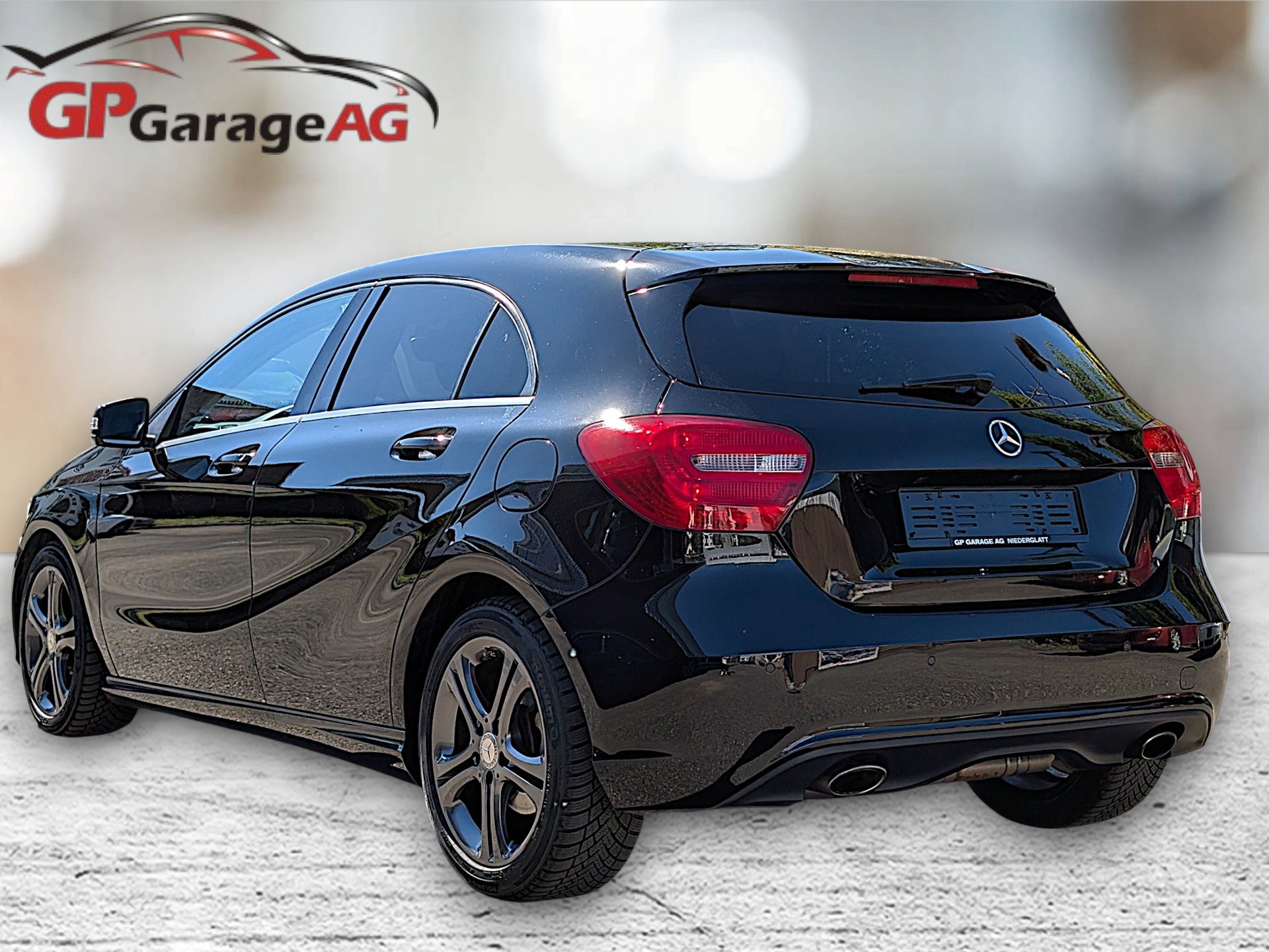 MERCEDES-BENZ A 200 Urban 7G-DCT-showroom-element-2