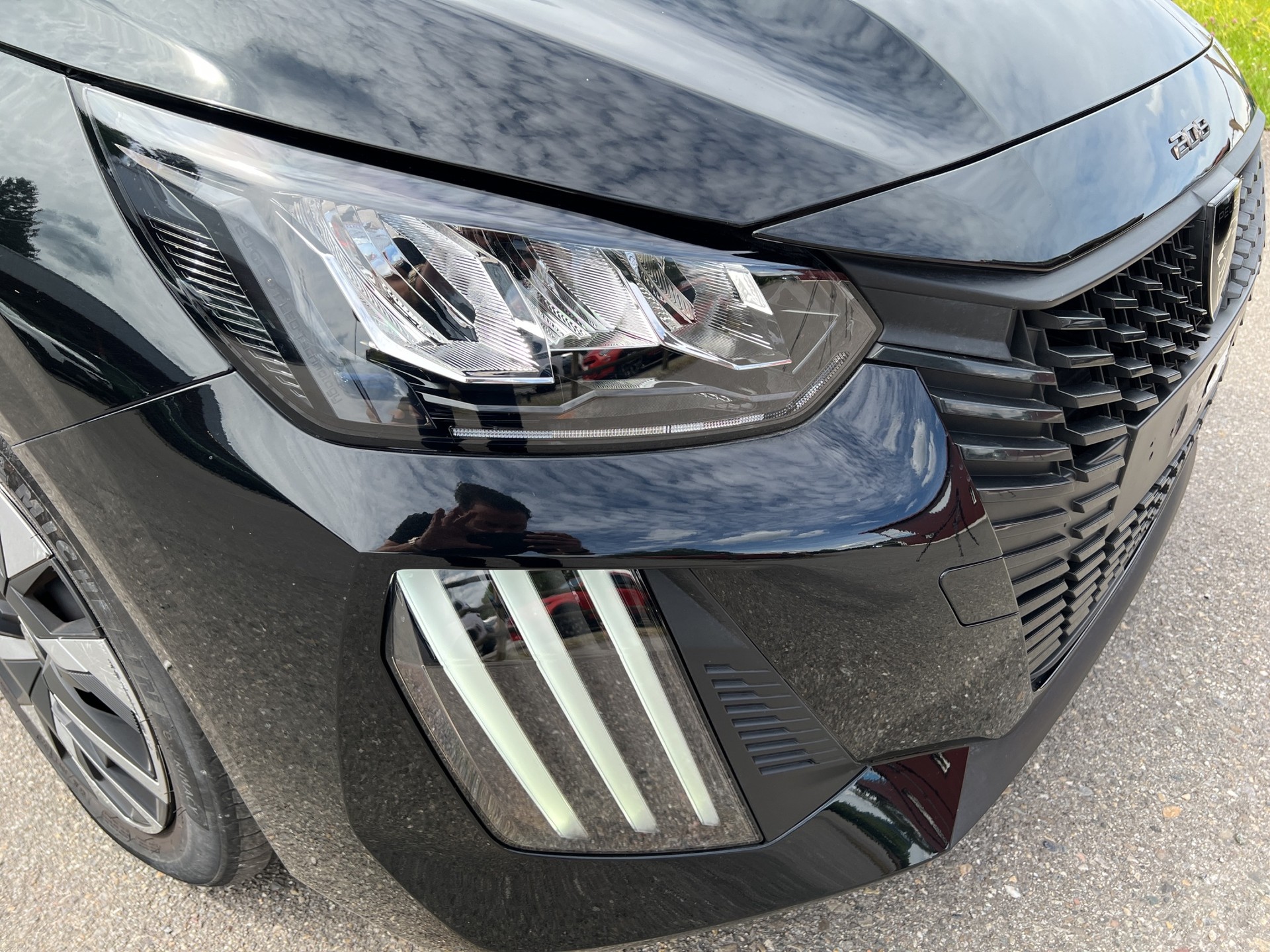 PEUGEOT 208 1.2 Hybrid Style-image-34