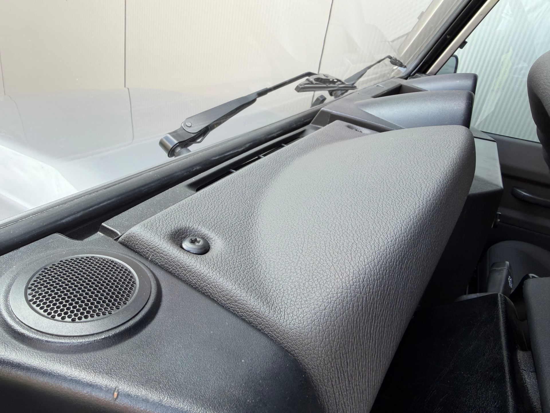 LAND ROVER Defender 130 TD4 2.2 VERZINKT-image-23