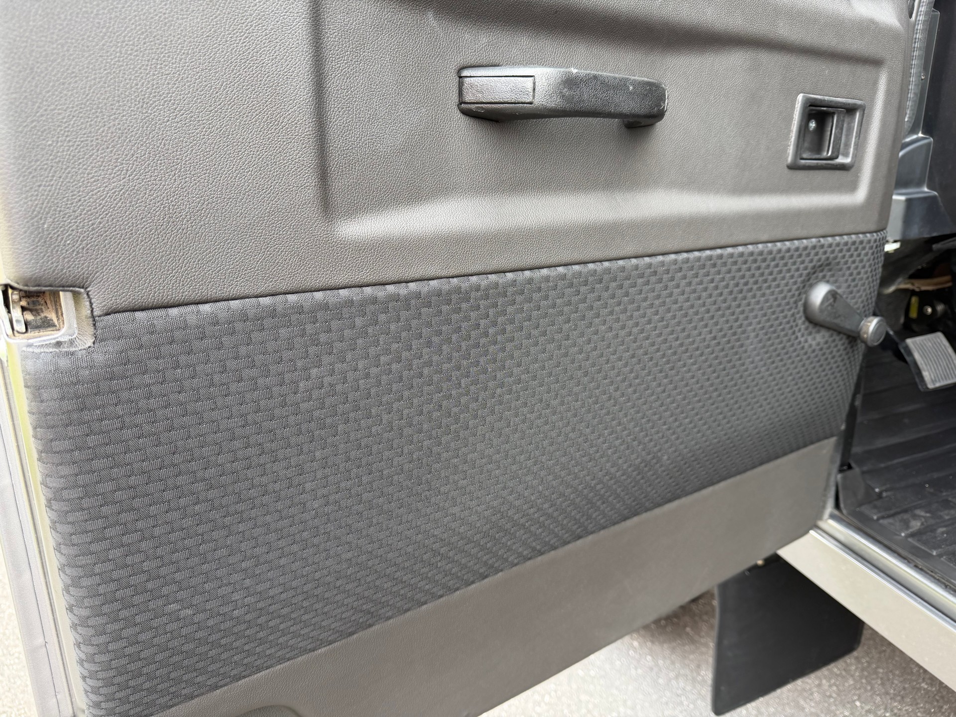 LAND ROVER Defender 130 TD4 2.2 VERZINKT-image-28