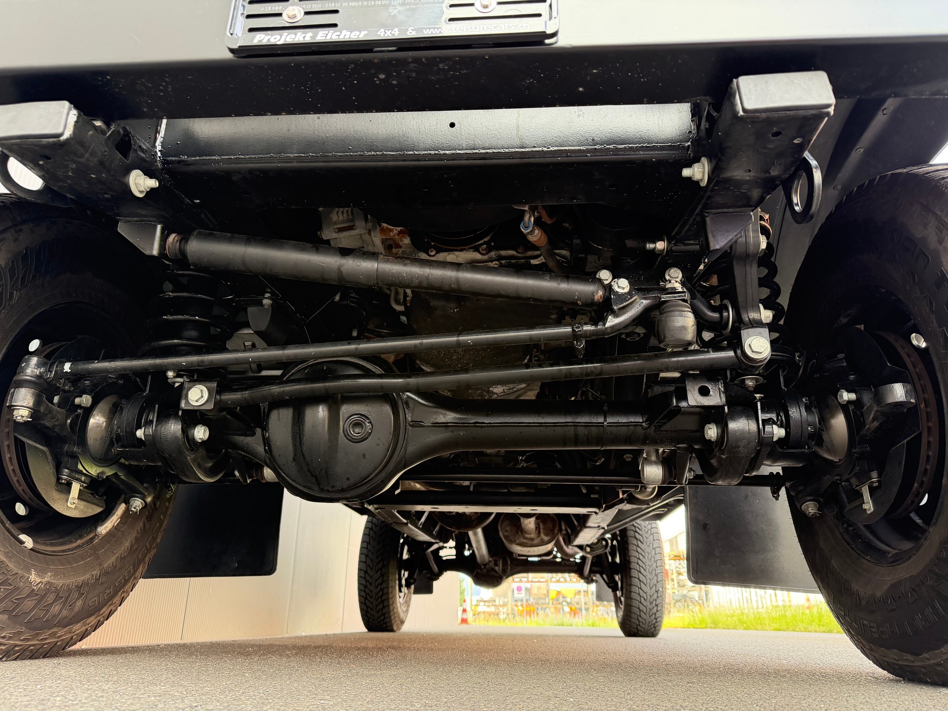 LAND ROVER Defender 130 TD4 2.2 VERZINKT-image-10