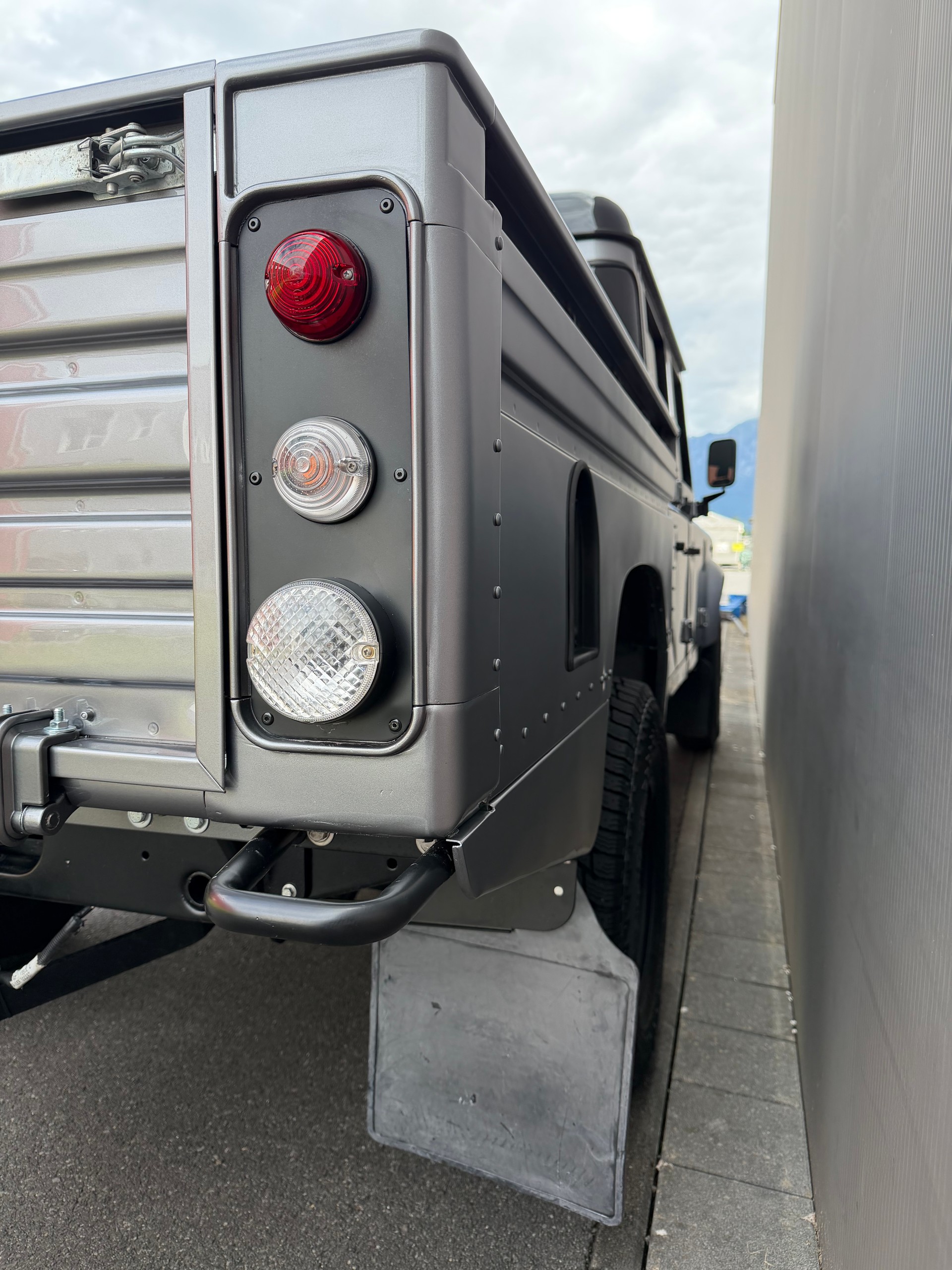 LAND ROVER Defender 130 TD4 2.2 VERZINKT-image-13
