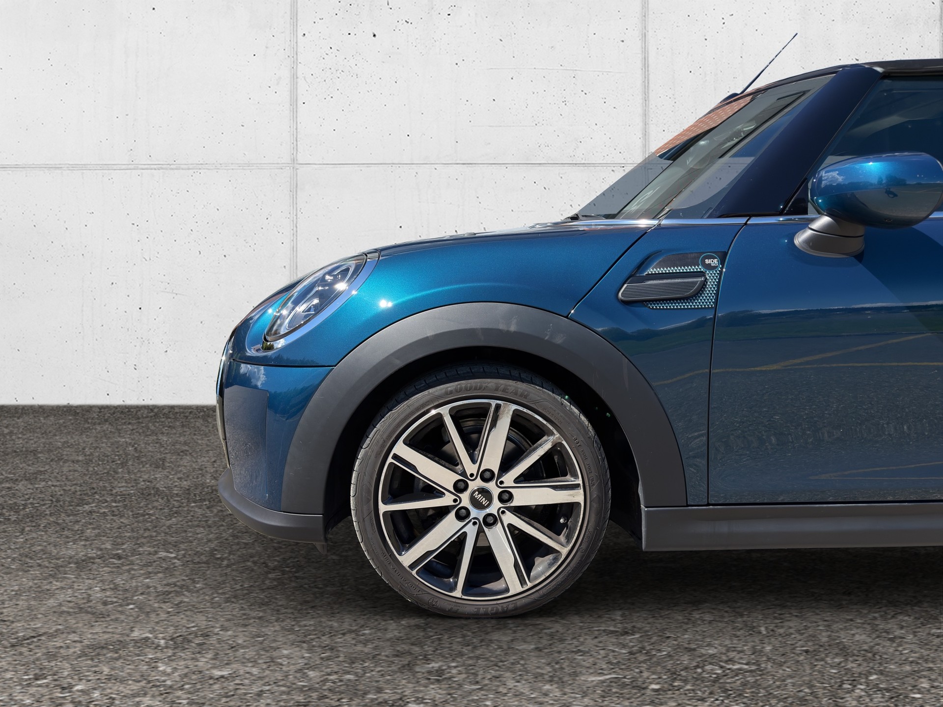 MINI Cooper Cabriolet-image-4