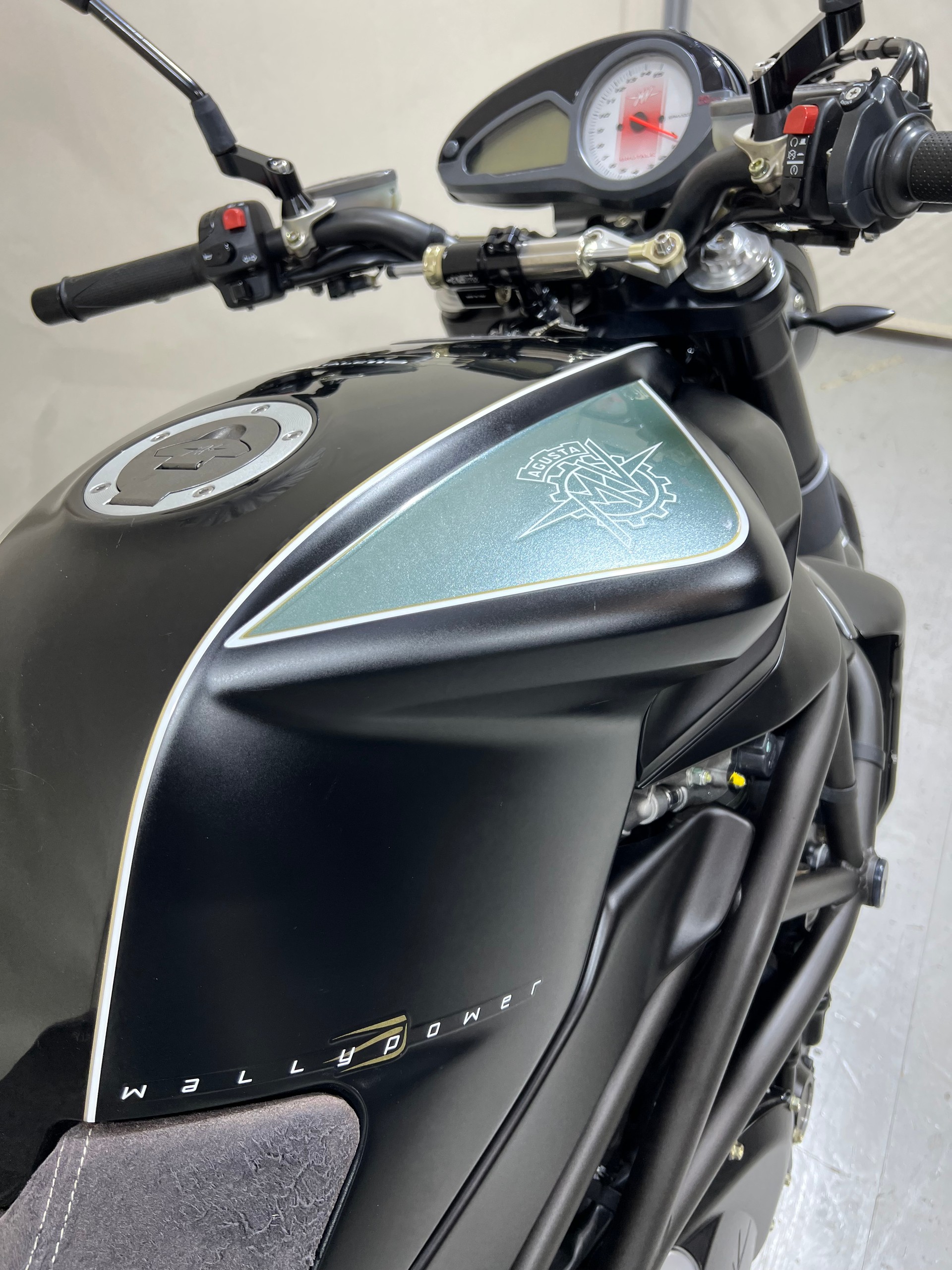 MV AGUSTA B4 Brutale 910 R - WALLY Limited 118 Stk.-image-12