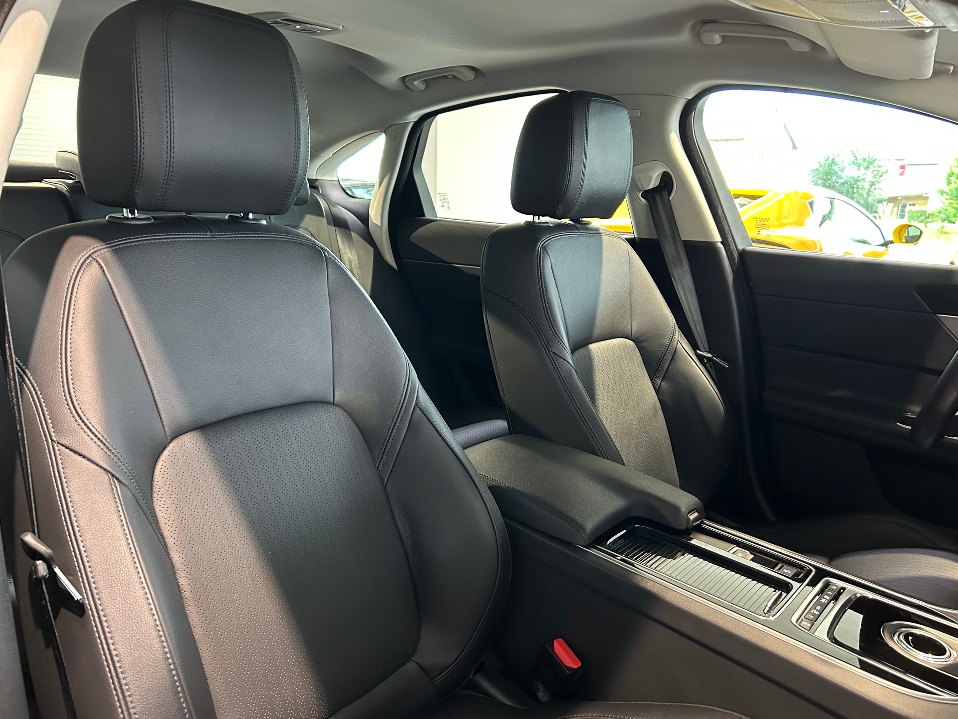 JAGUAR XF 30d Prestige Automatic-image-15