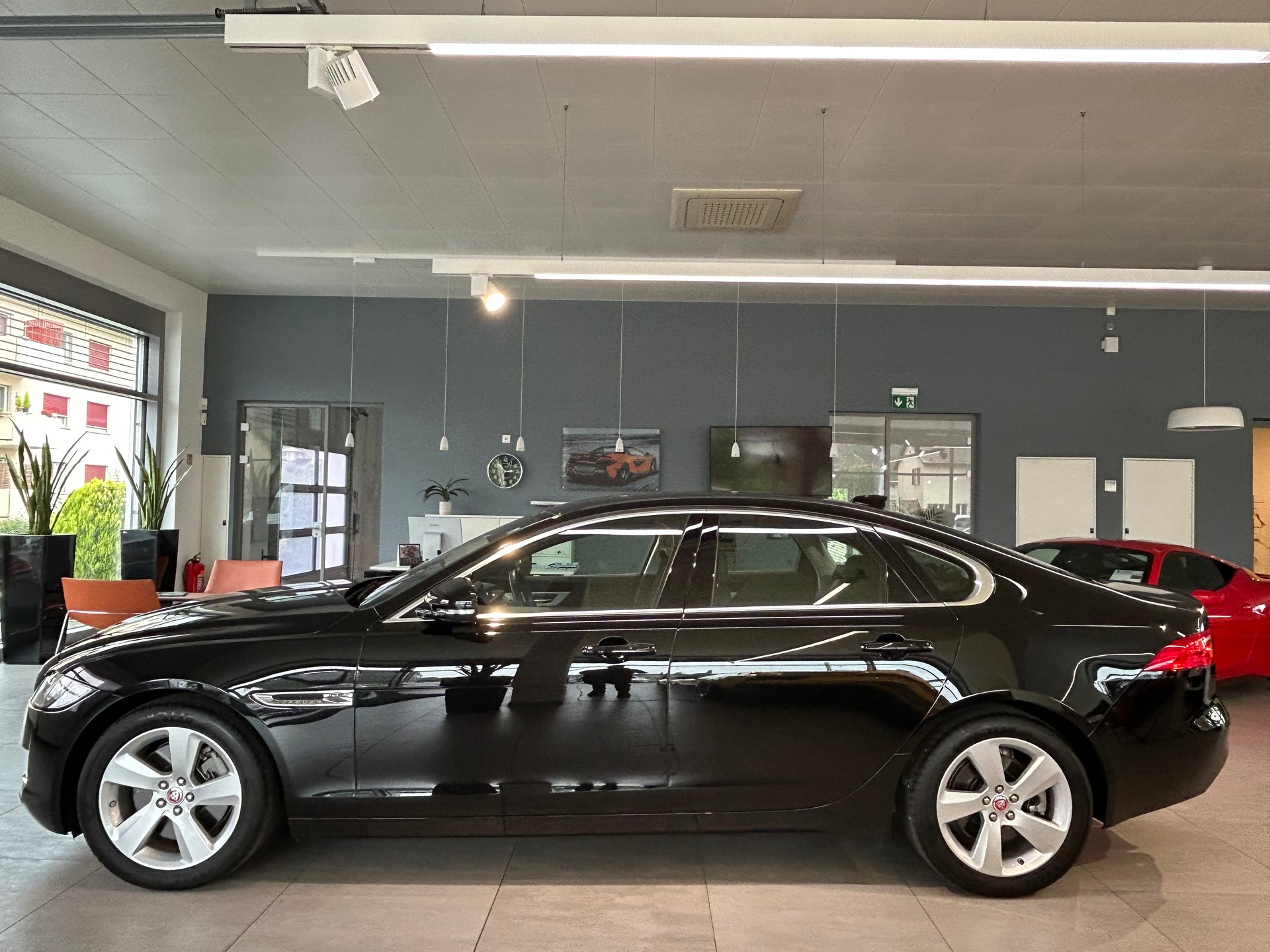 JAGUAR XF 30d Prestige Automatic-image-4