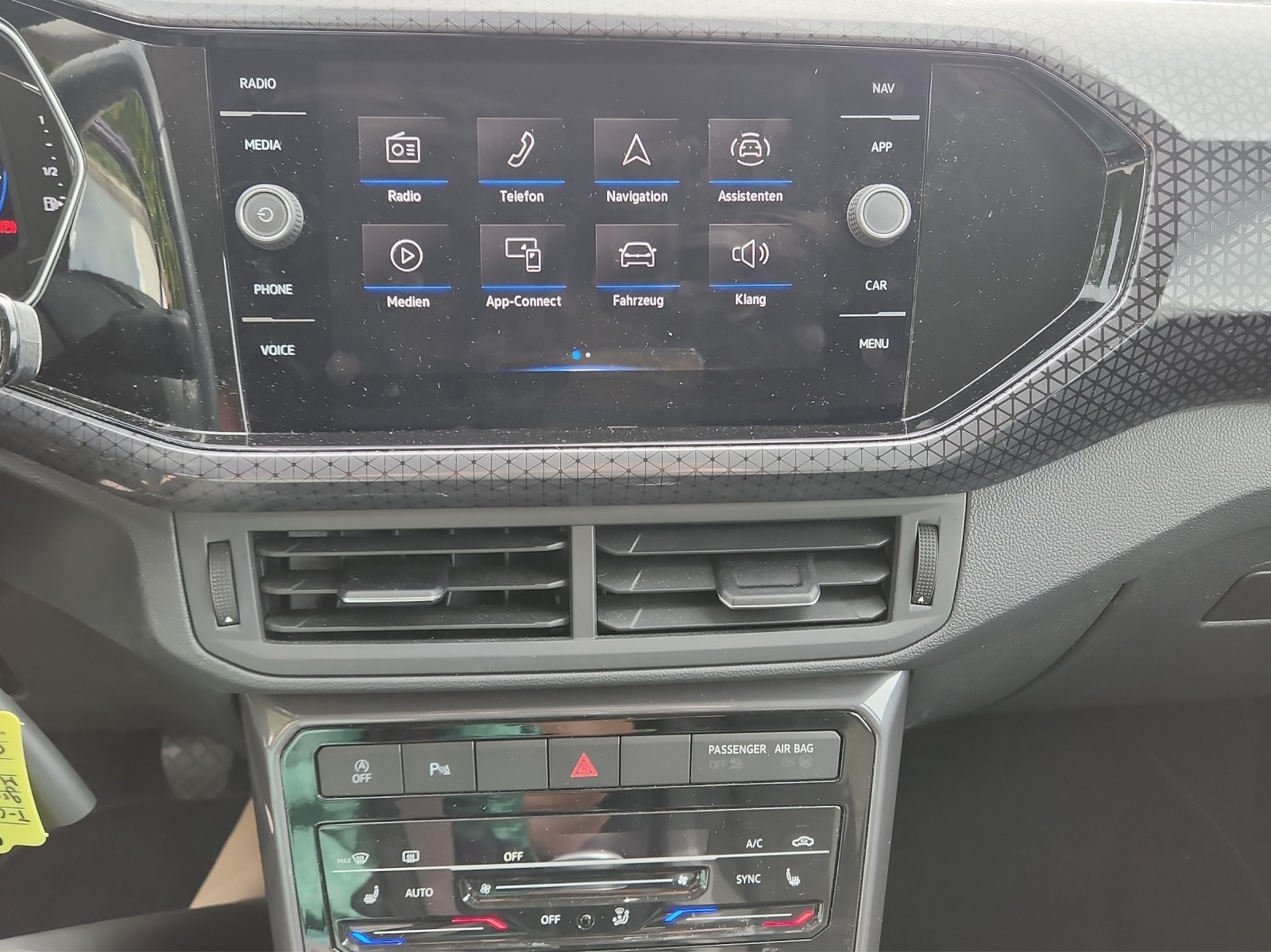 VW T-Cross 1.0 TSI Style-image-11