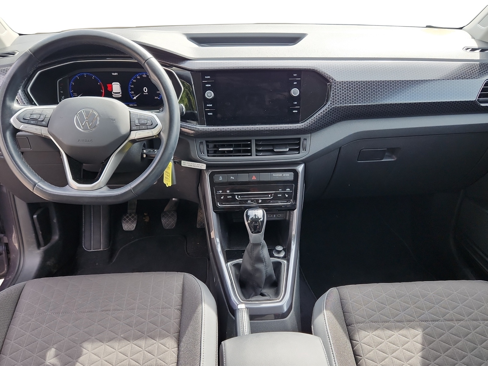 VW T-Cross 1.0 TSI Style-image-10