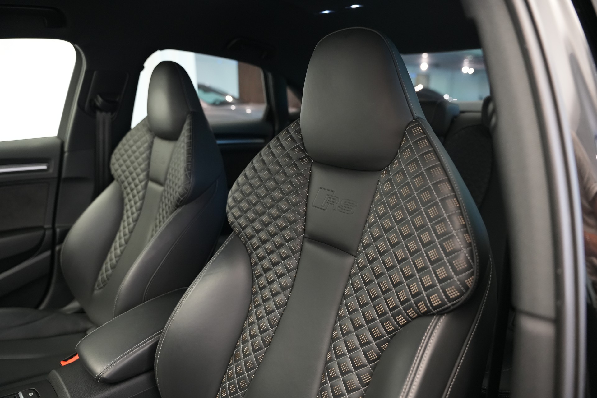 AUDI RS3 Limousine 2.5 TSI quattro S-tronic *Sportsitze* *Assistenzpaket* *B&O*-image-13