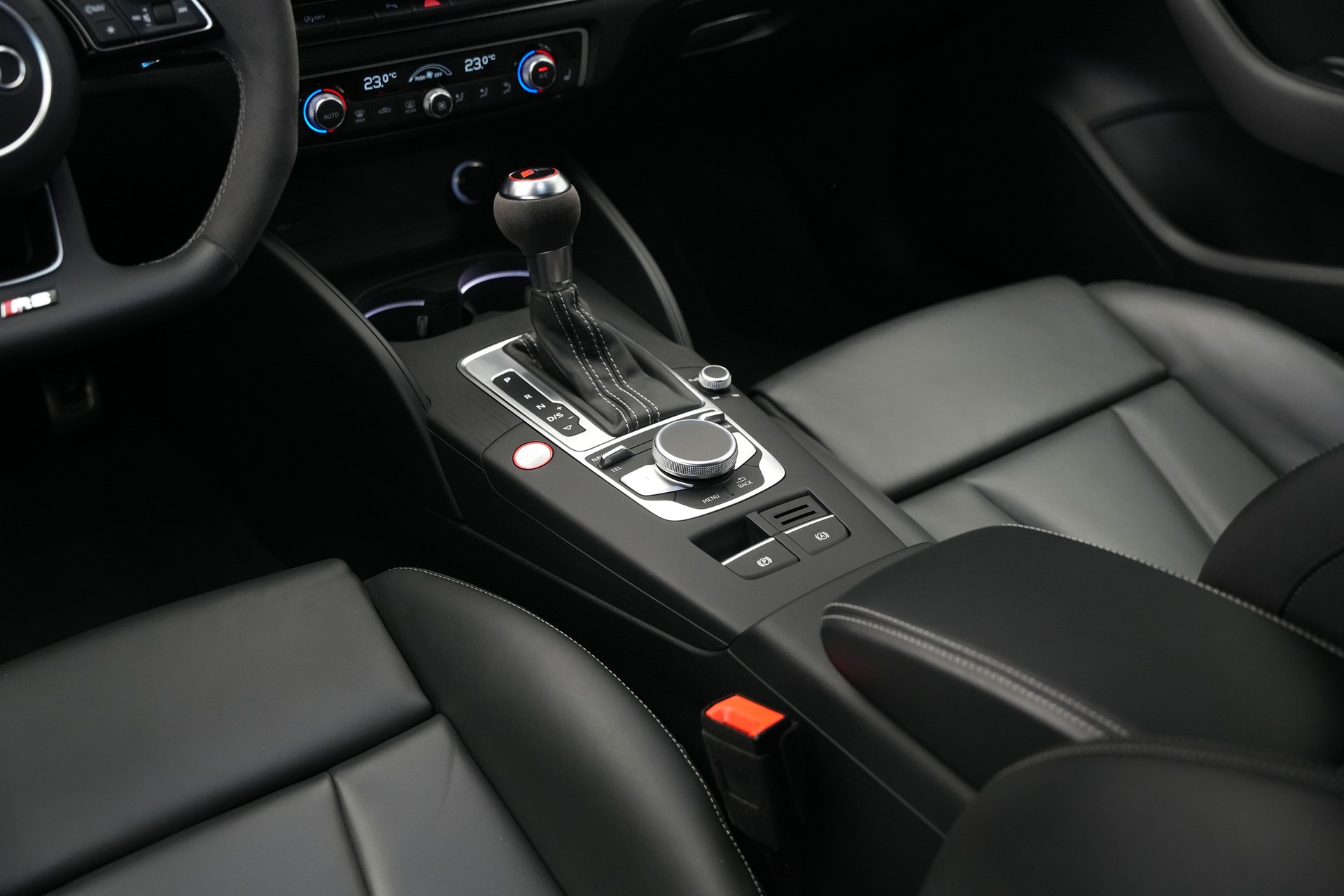 AUDI RS3 Limousine 2.5 TSI quattro S-tronic *Sportsitze* *Assistenzpaket* *B&O*-image-15