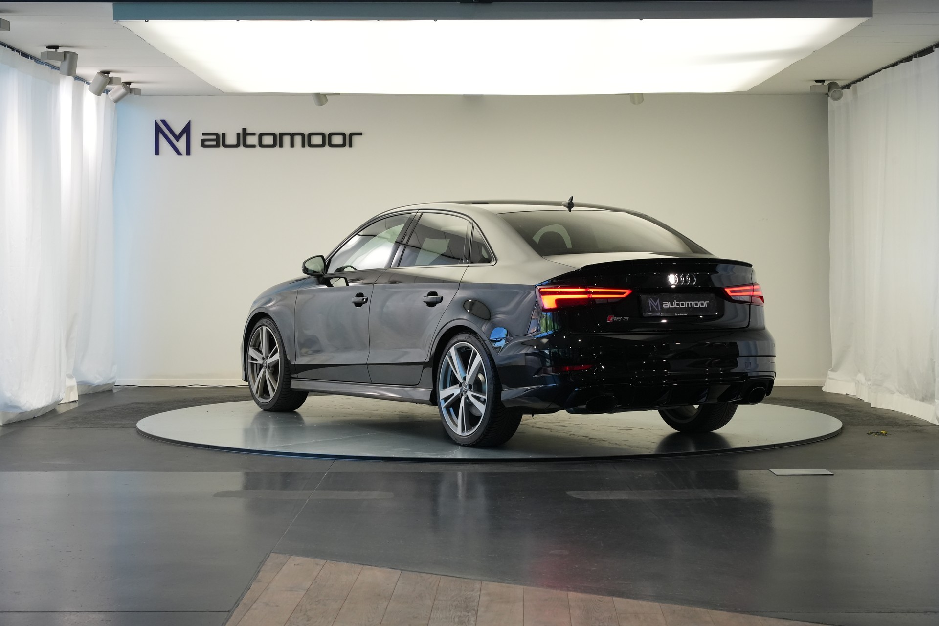 AUDI RS3 Limousine 2.5 TSI quattro S-tronic *Sportsitze* *Assistenzpaket* *B&O*-image-6