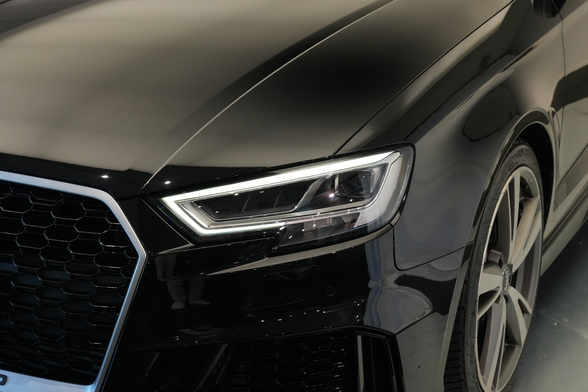 AUDI RS3 Limousine 2.5 TSI quattro S-tronic *Sportsitze* *Assistenzpaket* *B&O*-image-31