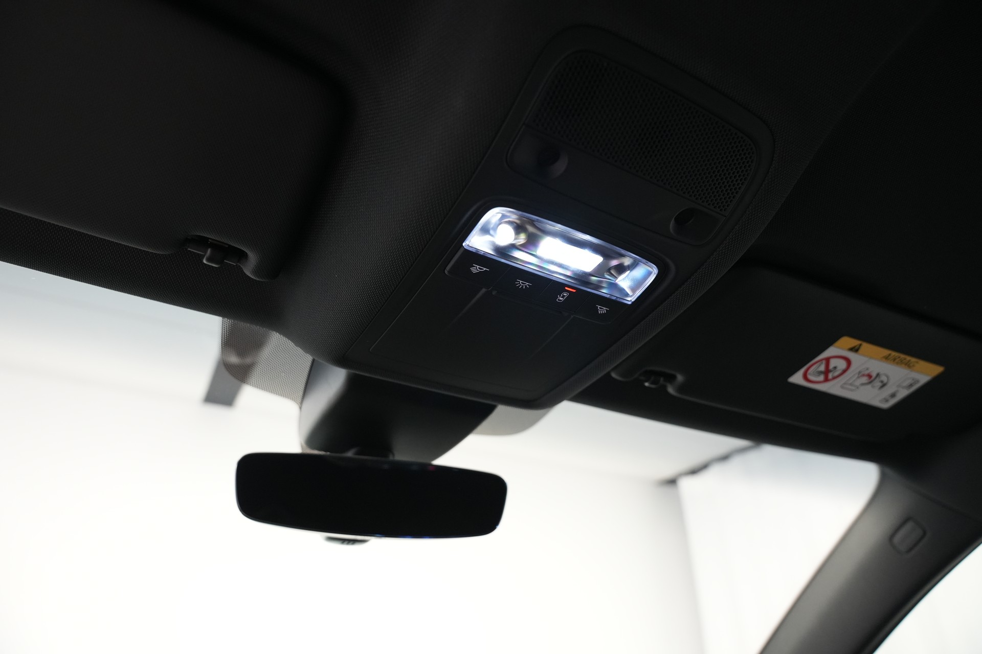 AUDI RS3 Limousine 2.5 TSI quattro S-tronic *Sportsitze* *Assistenzpaket* *B&O*-image-18