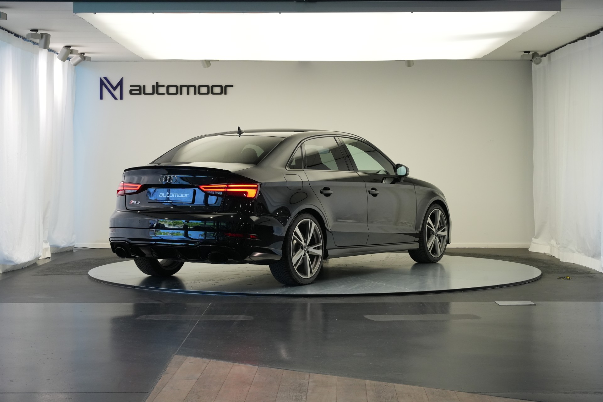 AUDI RS3 Limousine 2.5 TSI quattro S-tronic *Sportsitze* *Assistenzpaket* *B&O*-image-4