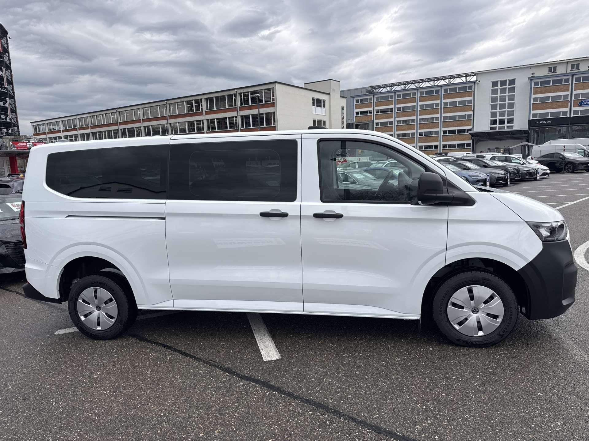 VW Caravelle 2.0 TDi 8-Plätzer Top-Preis-image-9