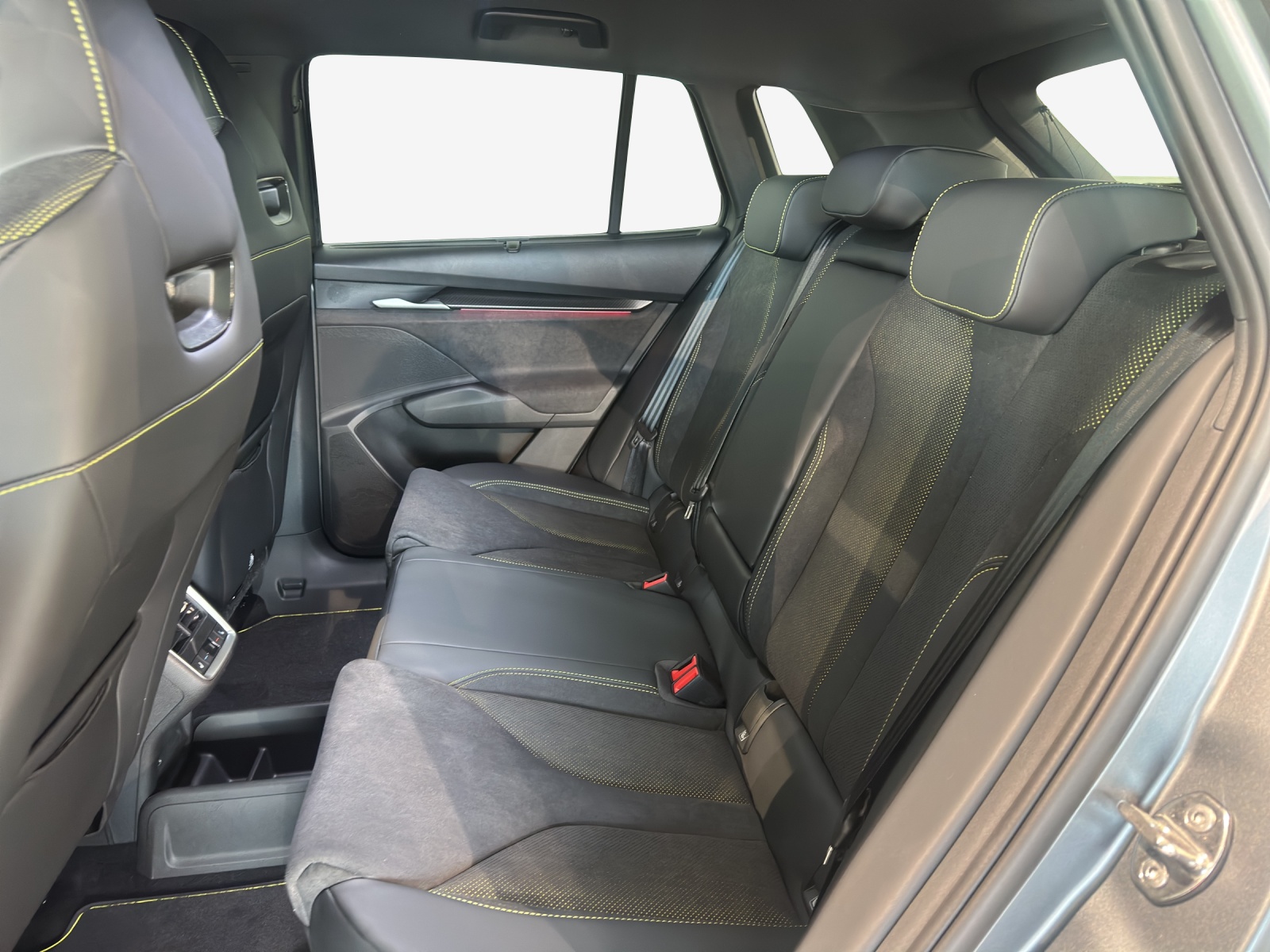 SKODA Elroq RS Matt Edition 4x4-image-8
