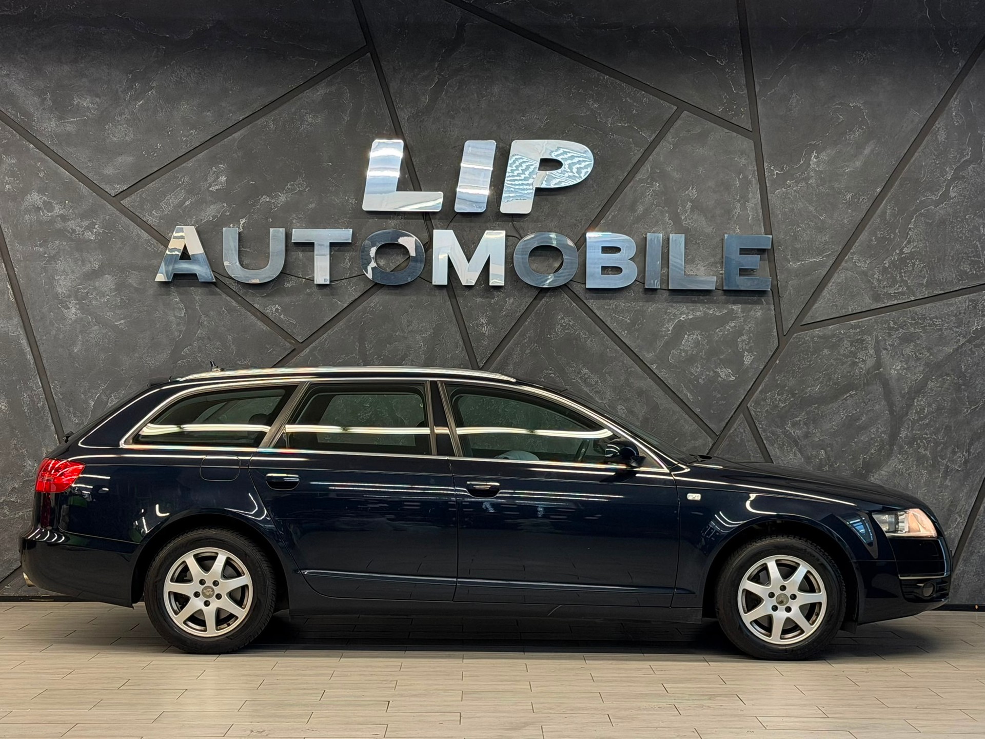 AUDI A6 Avant 2.4 V6 tiptronic-showroom-element-3