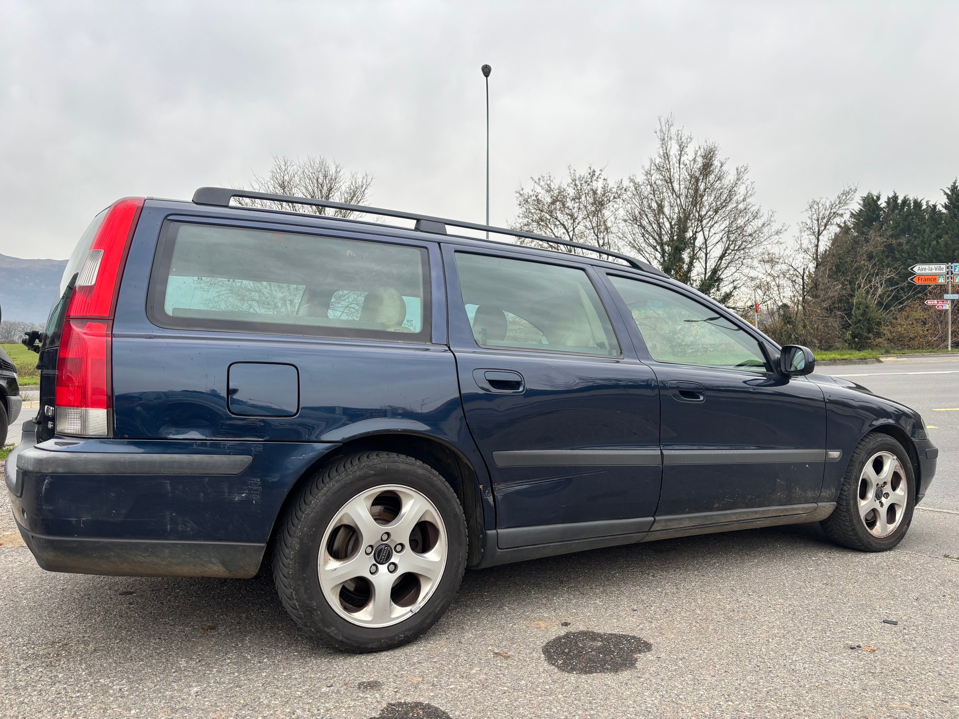 VOLVO V70 D5-image-5