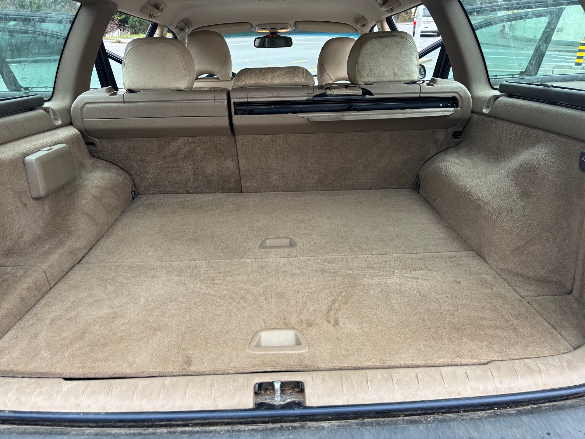 VOLVO V70 D5-image-14