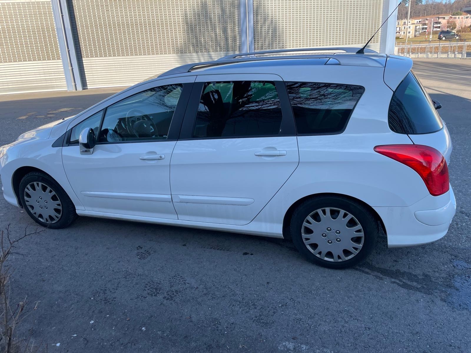 PEUGEOT 308 SW 1.6 HDI Business EGS6-image-1