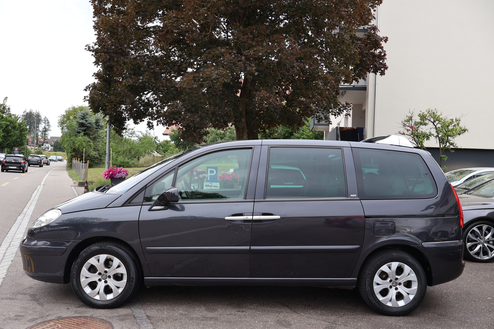 PEUGEOT 807 2.0 16V HDi ST Family+ Automatic-image-3