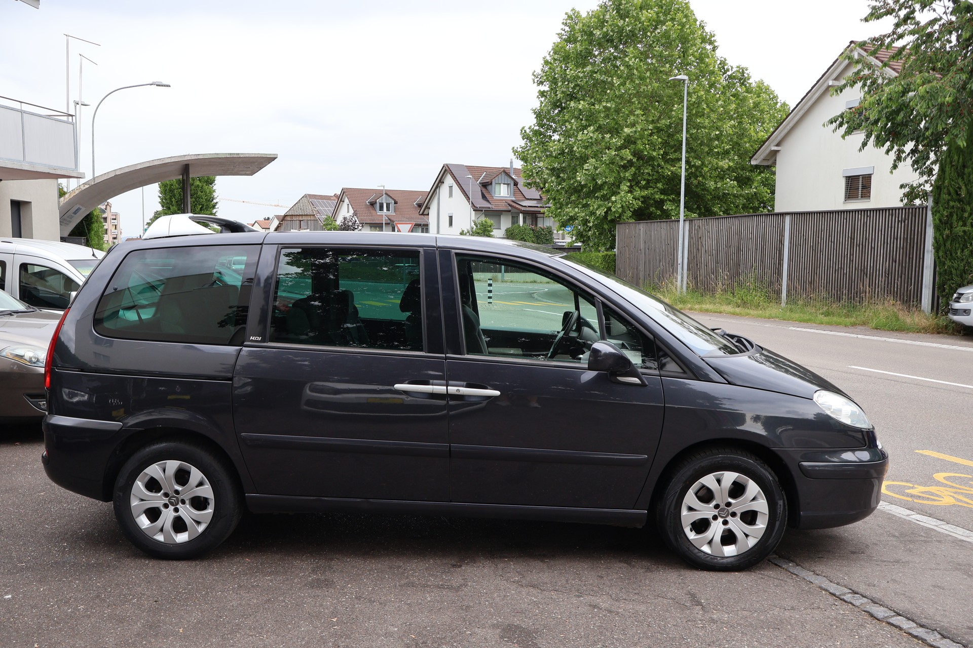 PEUGEOT 807 2.0 16V HDi ST Family+ Automatic-image-4