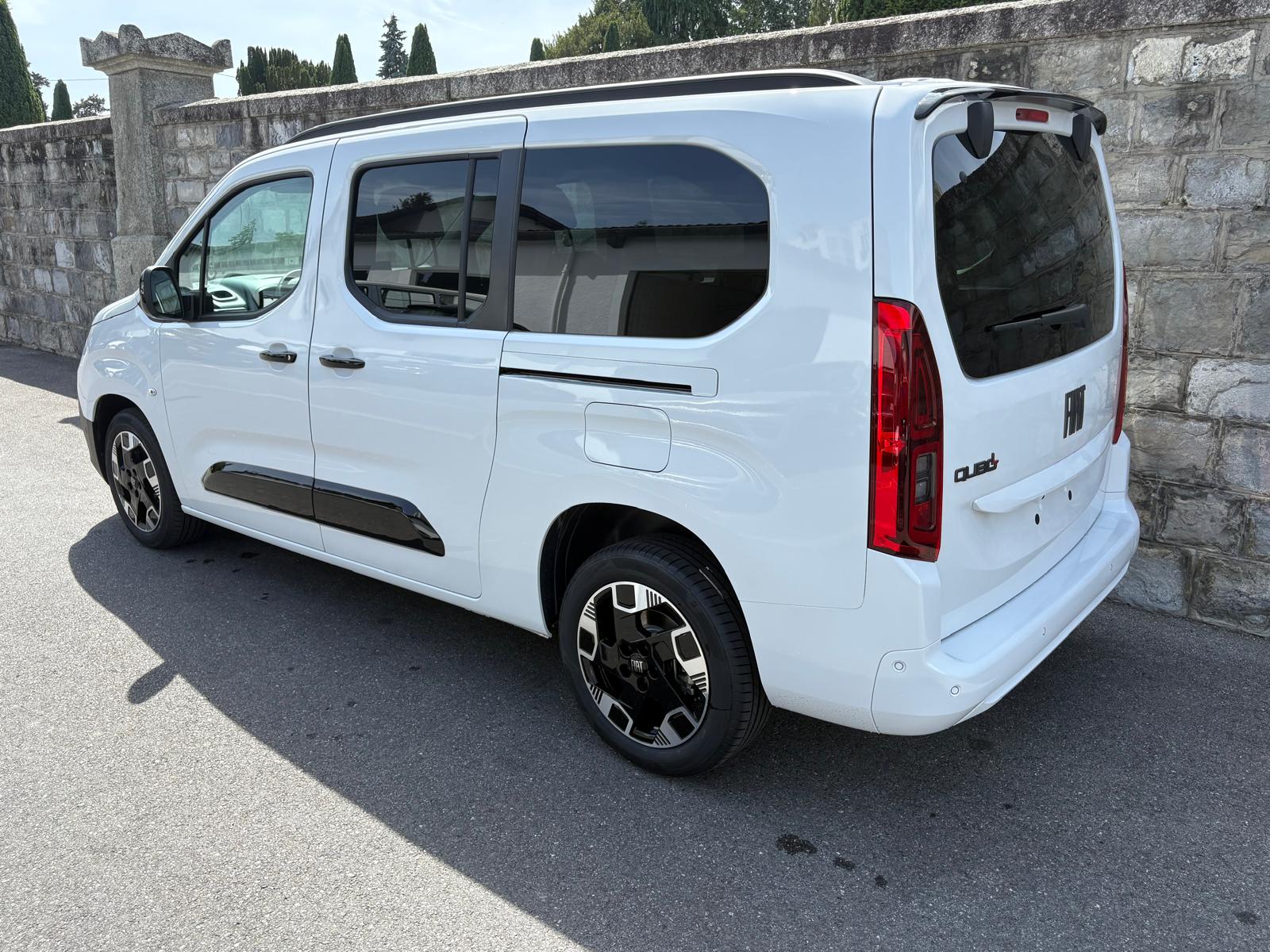 FIAT Qubo L 1.5 D La Prima 7-Sitzer-image-1